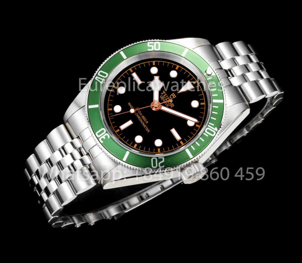 Tudor Monocromo Nero Bay 1:1 Mejor Clon GR Fabbrica Verde lunetta