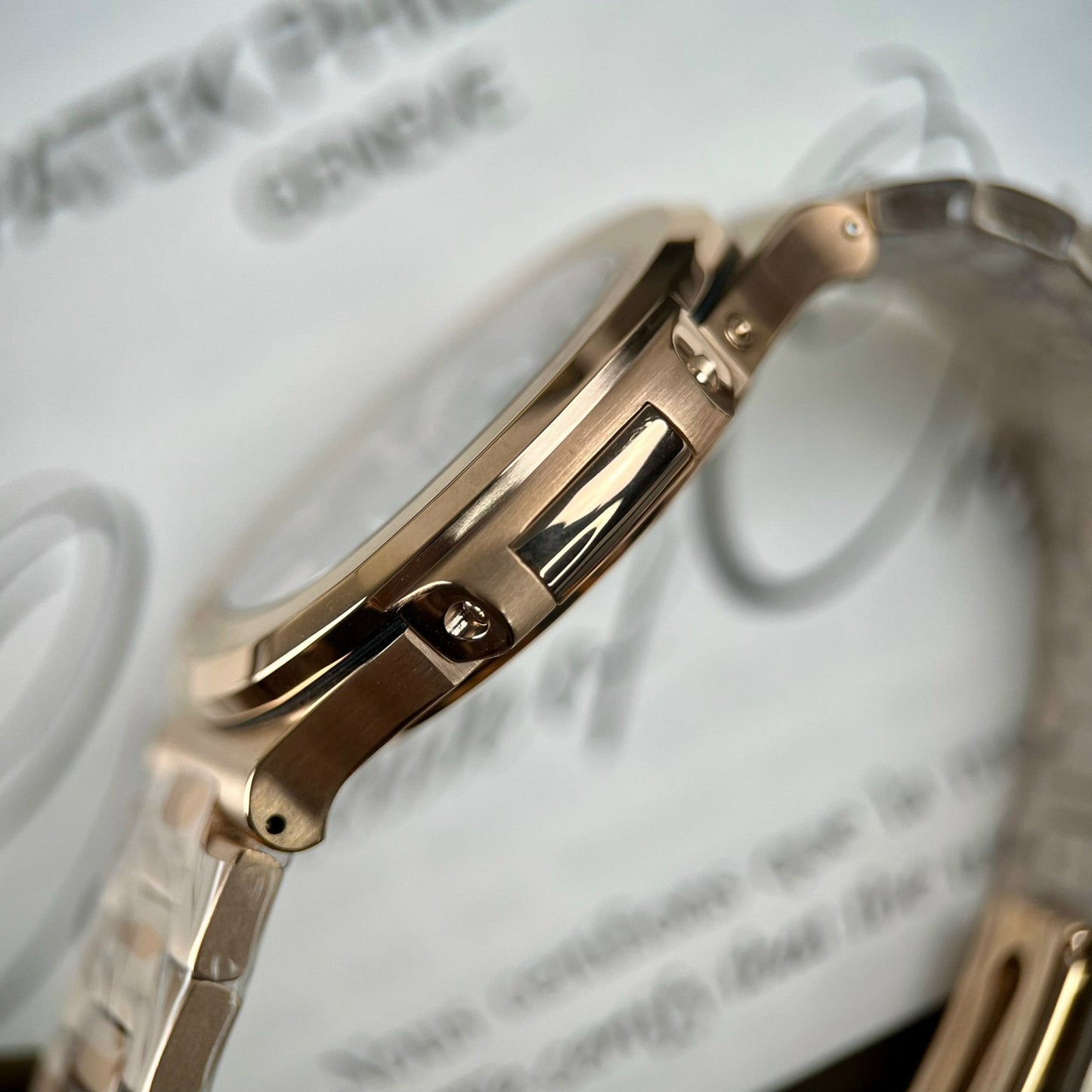 Patek Philippe Nautilus 5712/1R-001 18k rose gold coated