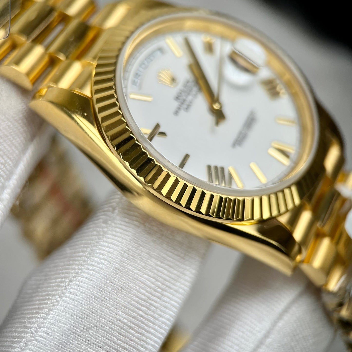 Rolex Day-Date 40 228238-0042 wrapped 18k Oro With a peso of 150 grams