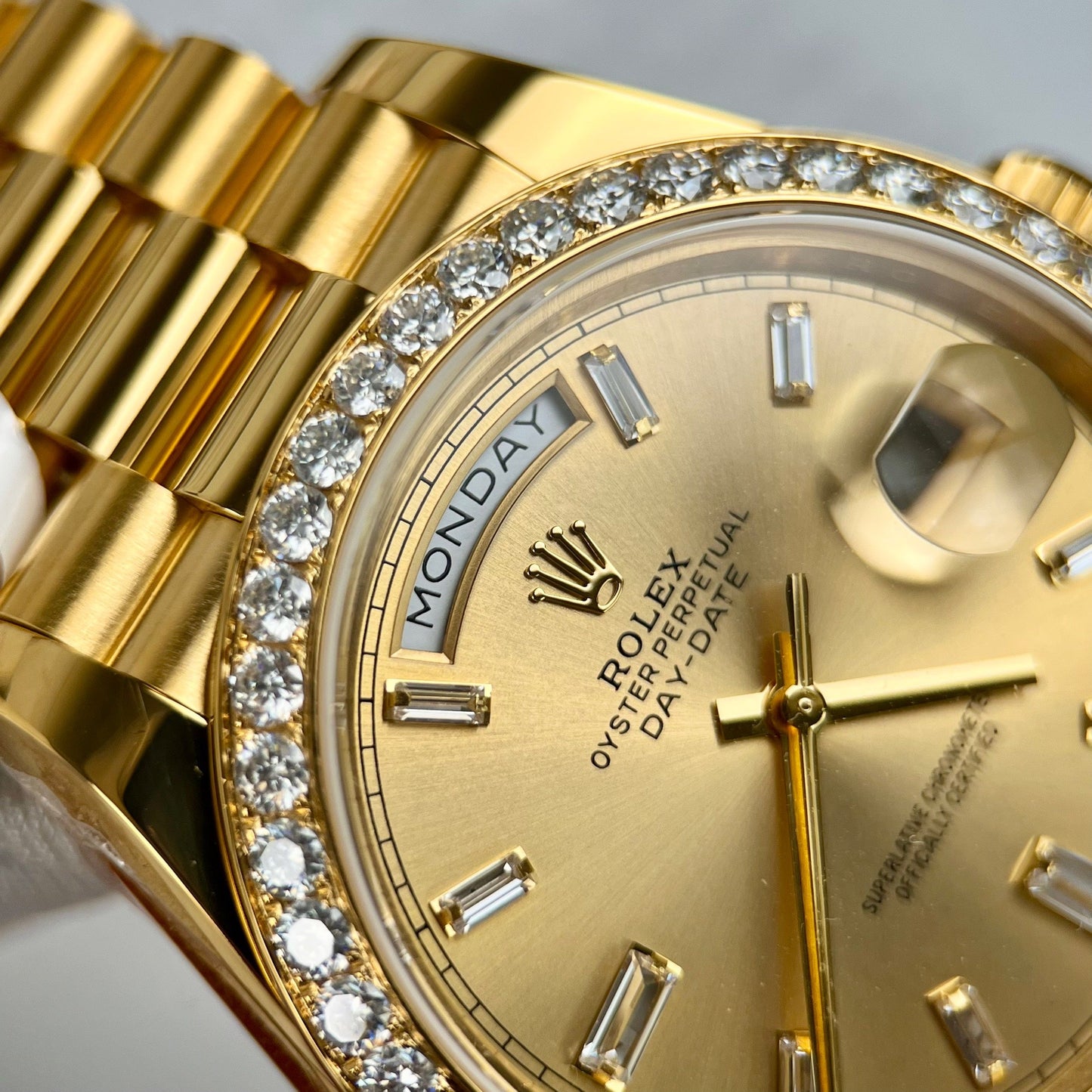 Rolex Day-Date 40 228348rbr-0002 Ouro Amarelo 18k Ouro incrustado com diamantes artificiais