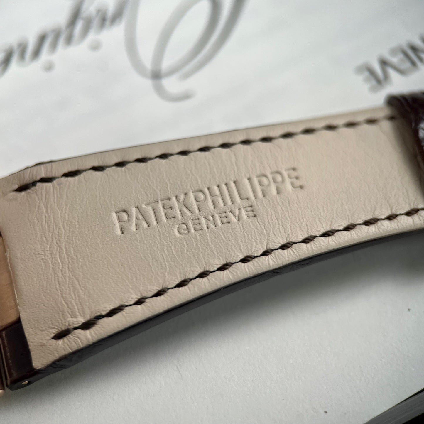 Patek Philippe Nautilus 5711/1R-001 -Wrapped 18k and diamond Pelle band Versione