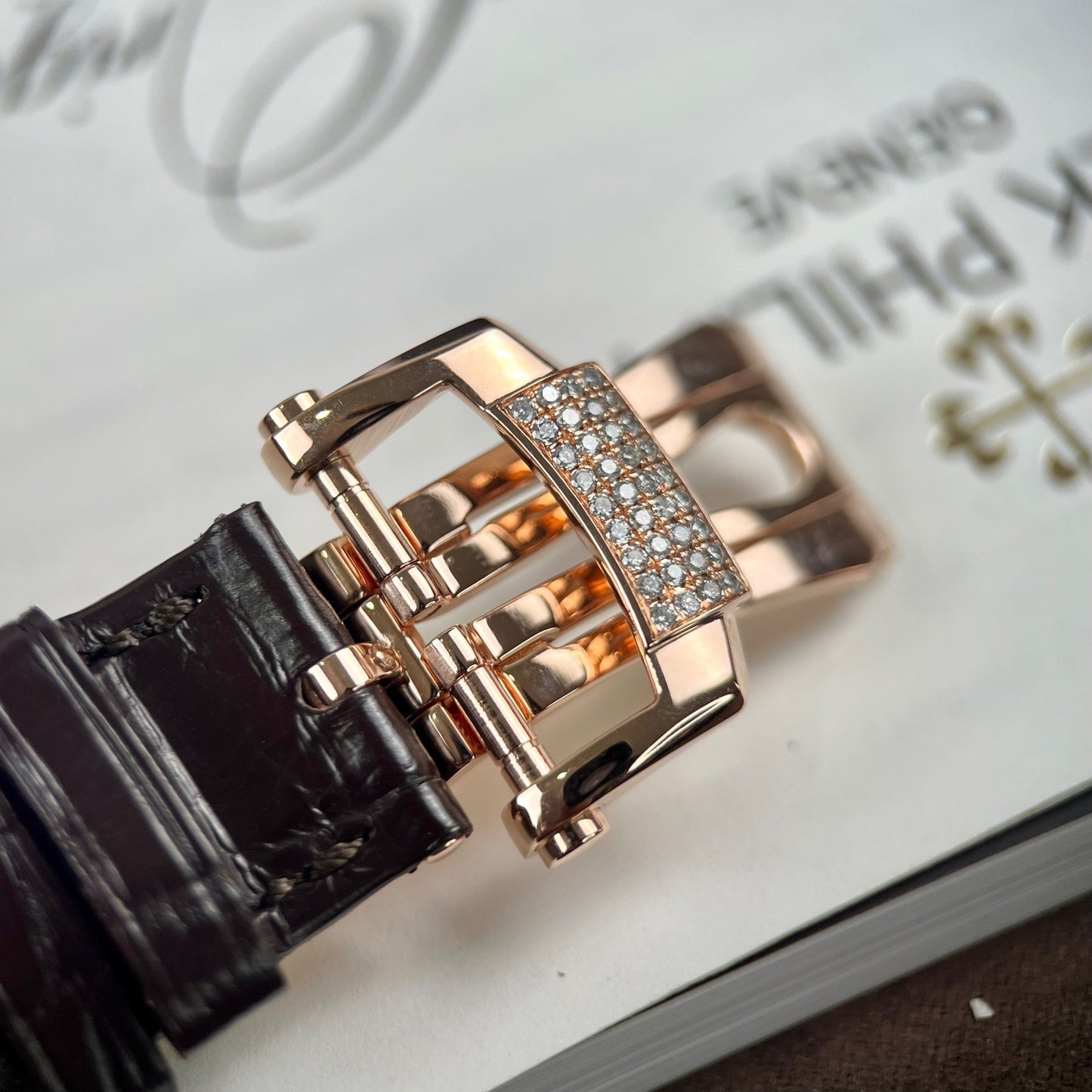 Patek Philippe Nautilus 5711/1R-001 -Wrapped 18k and diamond Pelle band Versione