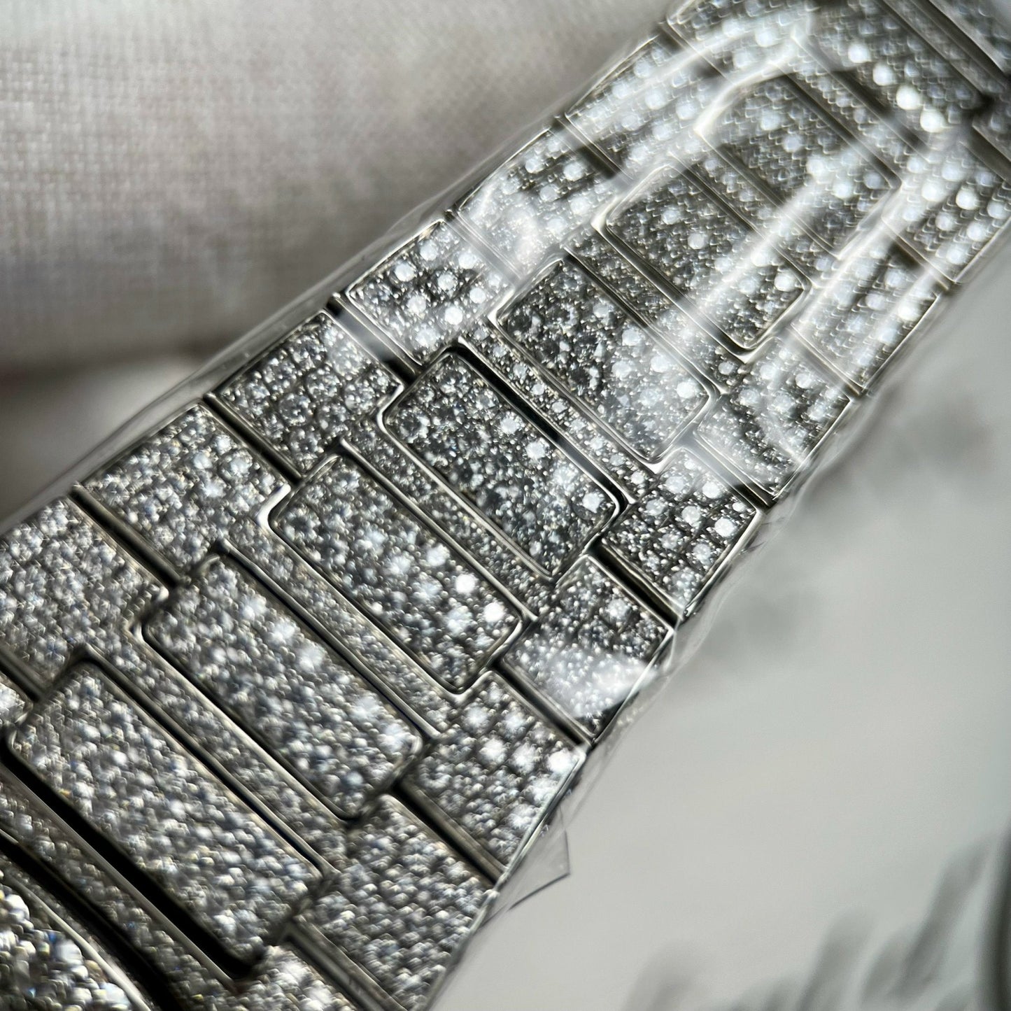 Patek Philippe Nautilus 5712/1A-001 1:1 Best Edition PPF Fabbrica V2 Blue Dial Custom Moissanite