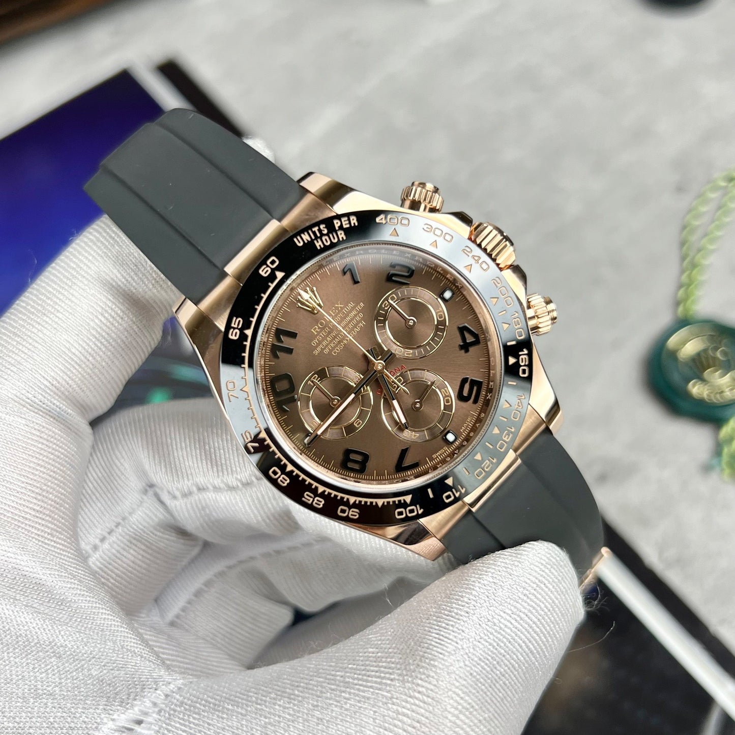 Rolex Daytona Rosa Oro Chocolate Arabic quadrante & lunetta in ceramica Oysterflex Gomma bracciale 116515LN