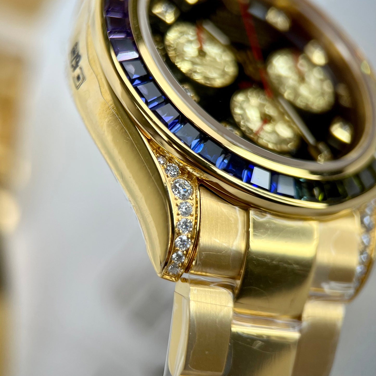 Rolex Cosmograph Daytona Rainbow 116598 RBOW-78608 [Custom Oro, moissanite, ruby stone]