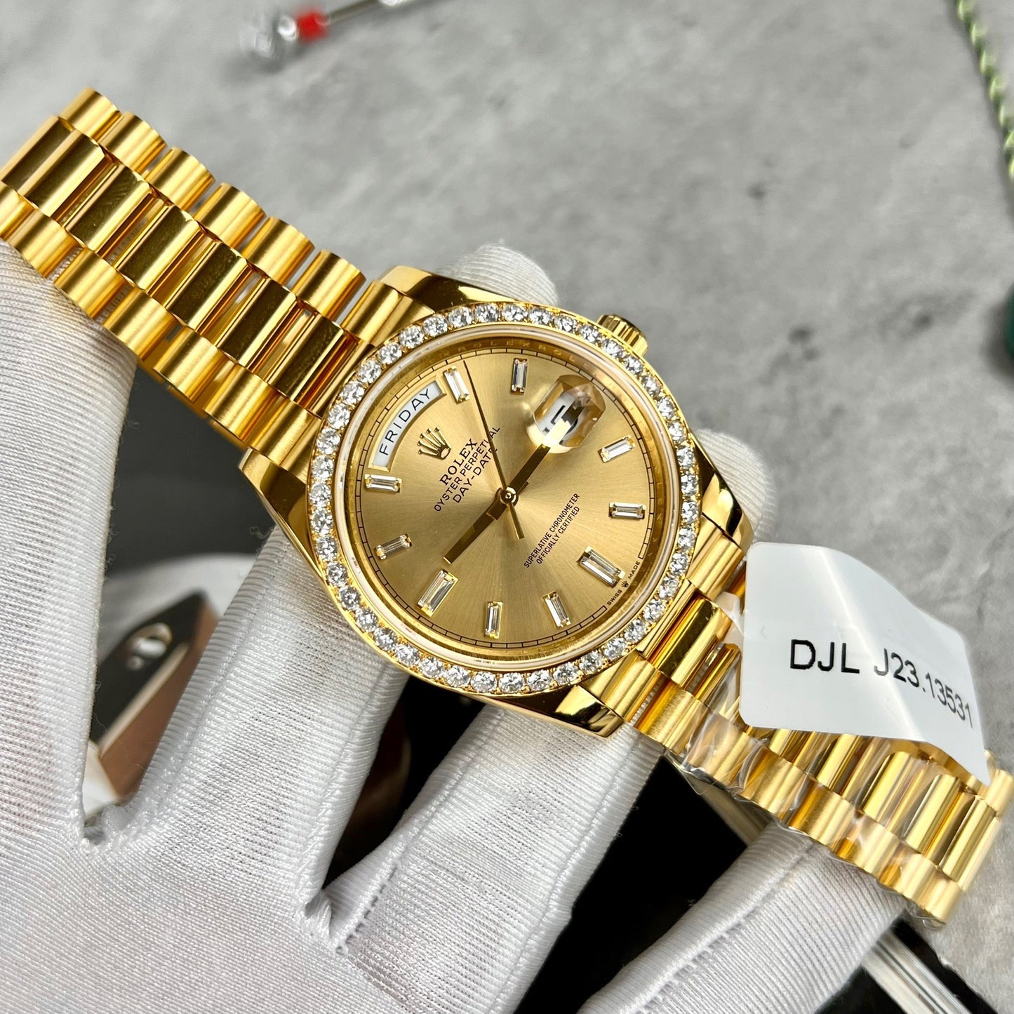 Rolex Day-Date 40 228238 Champage quadrante Oro preenchido 18k Moissanite lunetta