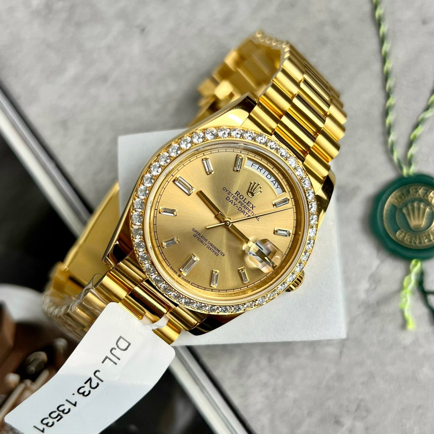 Rolex Day-Date 40 228238 Champage quadrante Oro preenchido 18k Moissanite lunetta
