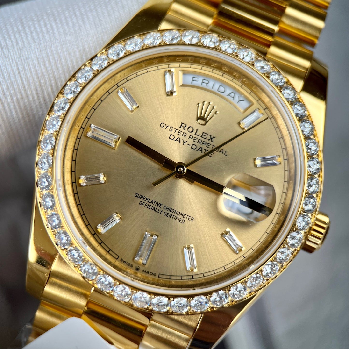 Rolex Day-Date 40 228238 Champage quadrante Oro preenchido 18k Moissanite lunetta
