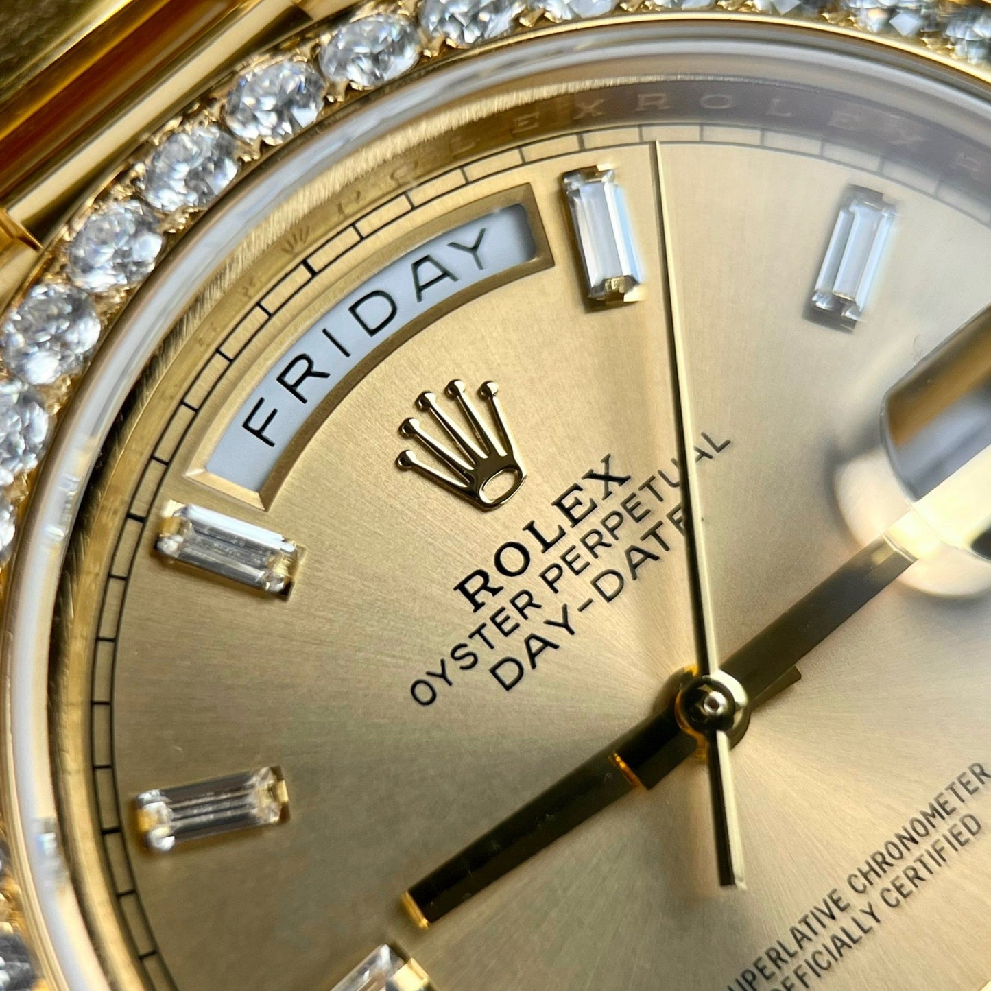 Rolex Day-Date 40 228238 Champage quadrante Oro preenchido 18k Moissanite lunetta