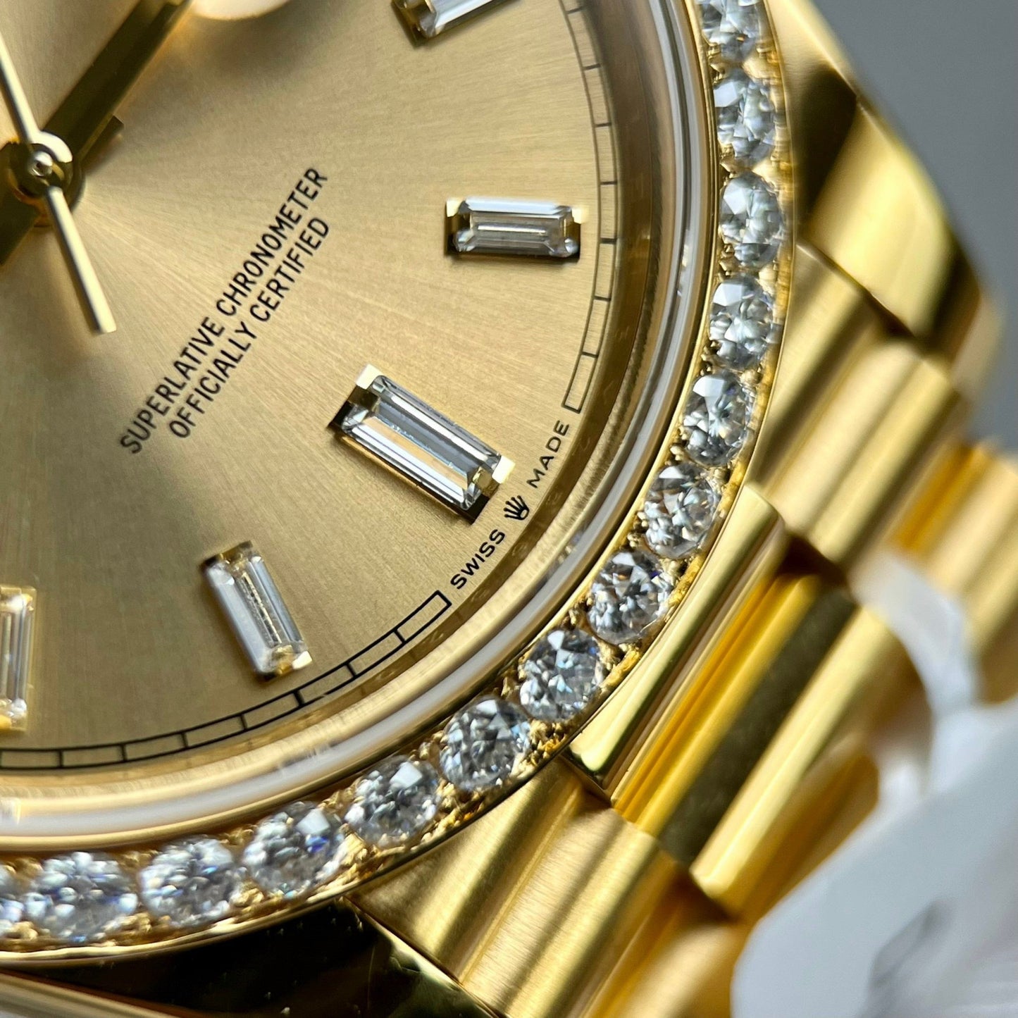Rolex Day-Date 40 228238 Champage quadrante Oro preenchido 18k Moissanite lunetta