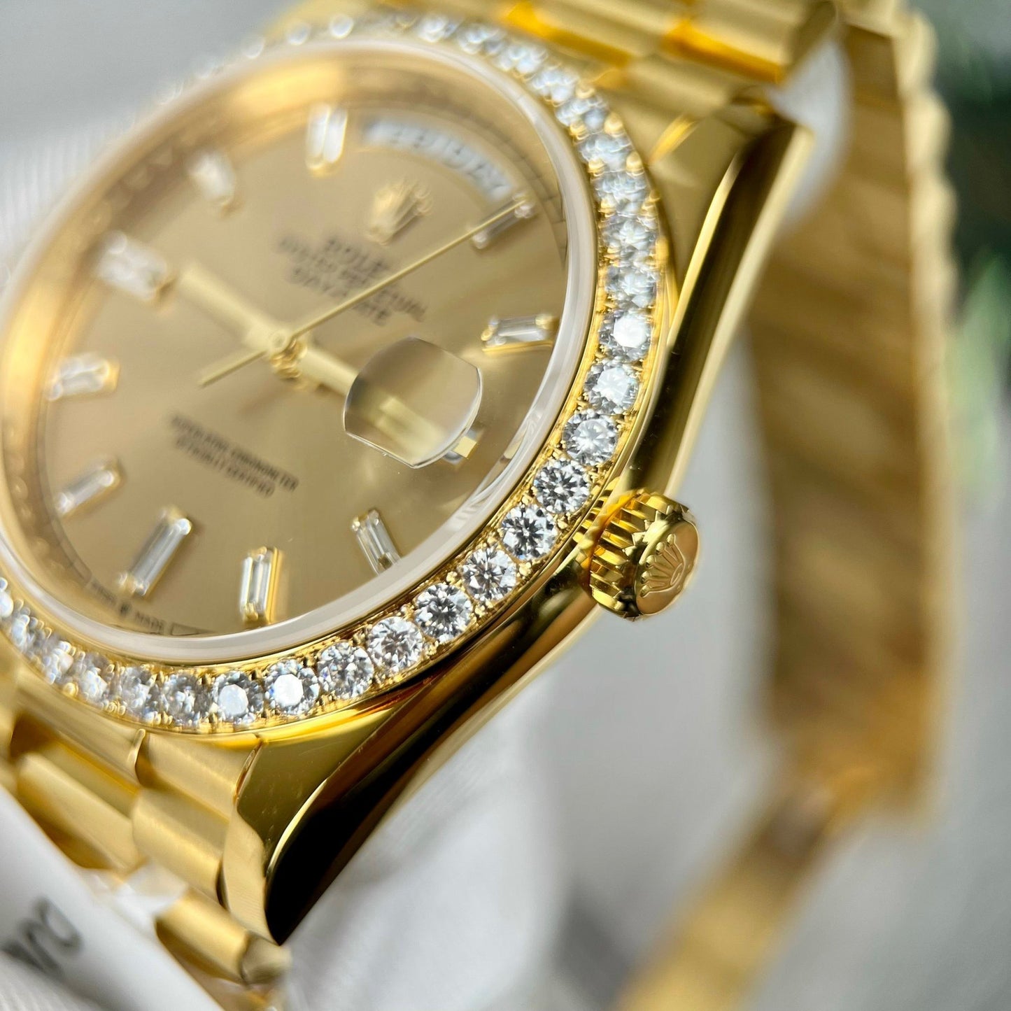 Rolex Day-Date 40 228238 Champage quadrante Oro preenchido 18k Moissanite lunetta