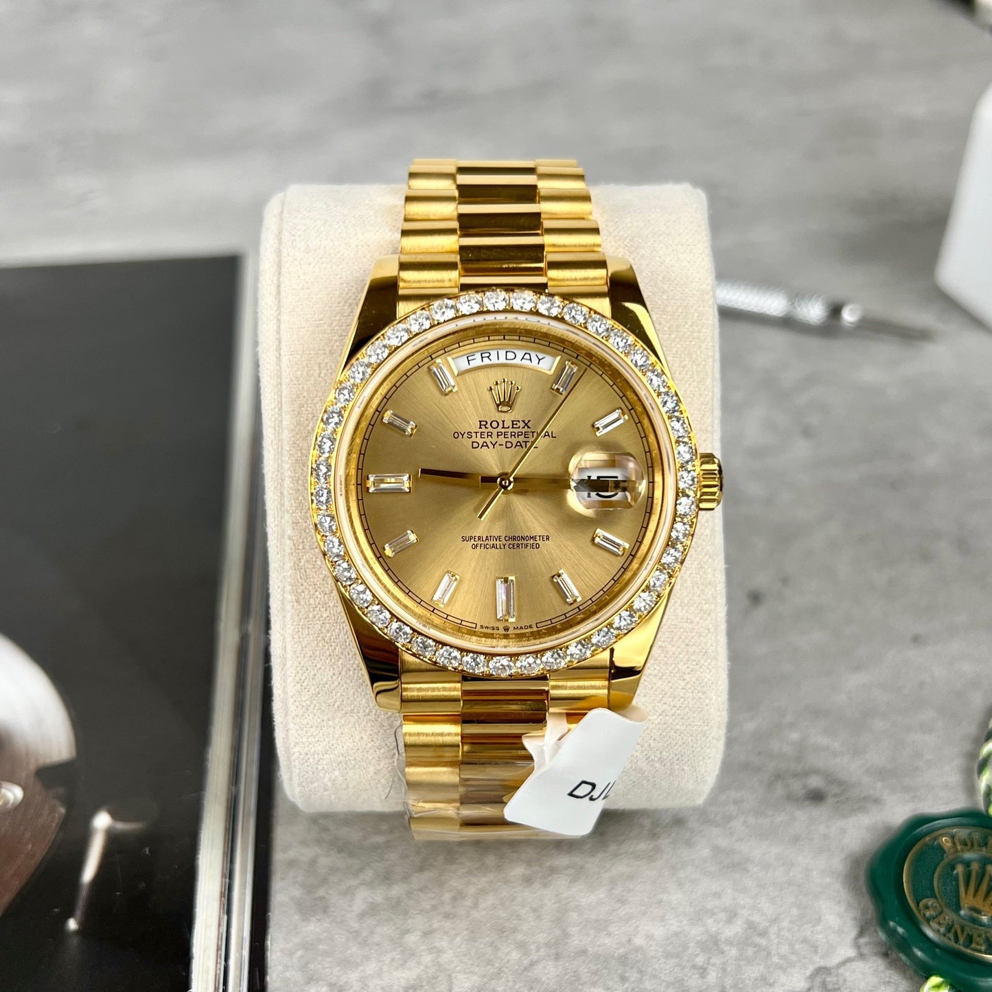 Rolex Day-Date 40 228238 Champage quadrante Oro preenchido 18k Moissanite lunetta