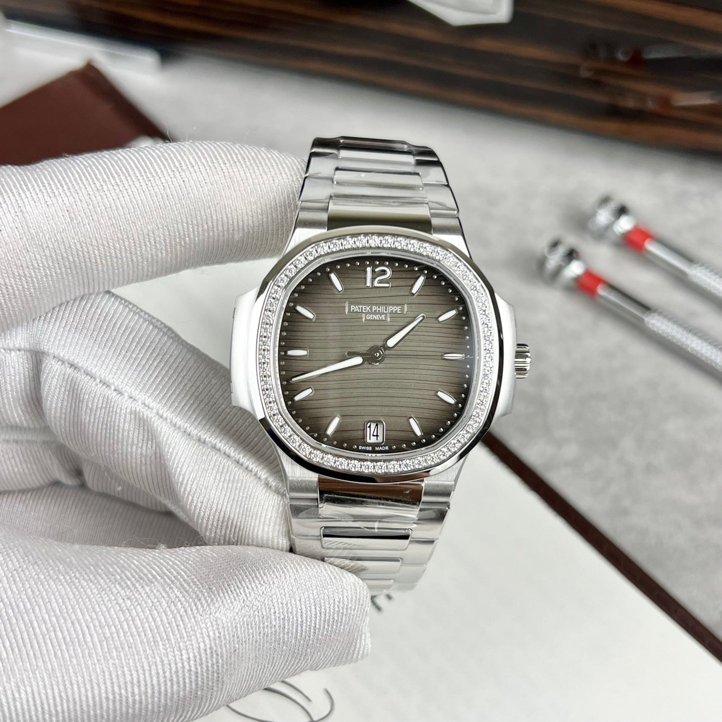 Patek Philippe Nautilus Ladies 7118/1A-011 custom stone from 3K Fabbrica acciaio inossidabile