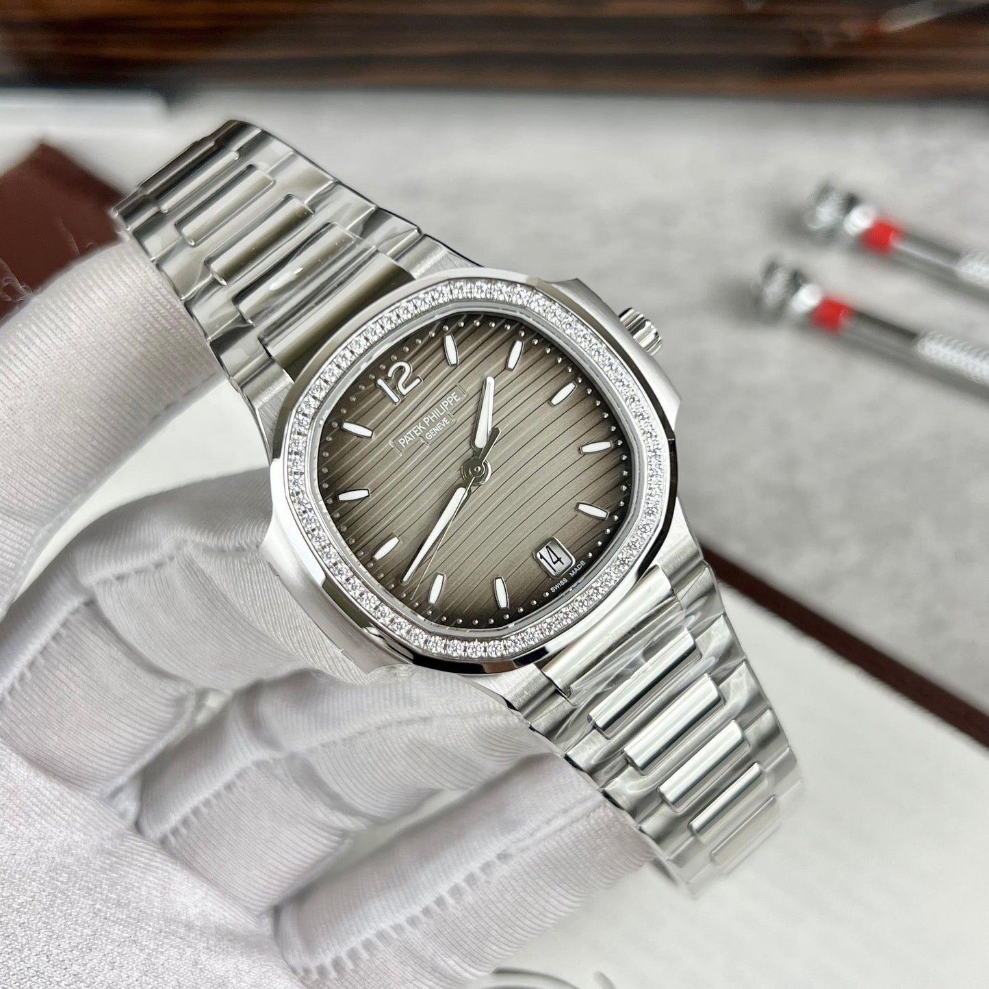 Patek Philippe Nautilus Ladies 7118/1A-011 custom stone from 3K Fabbrica acciaio inossidabile