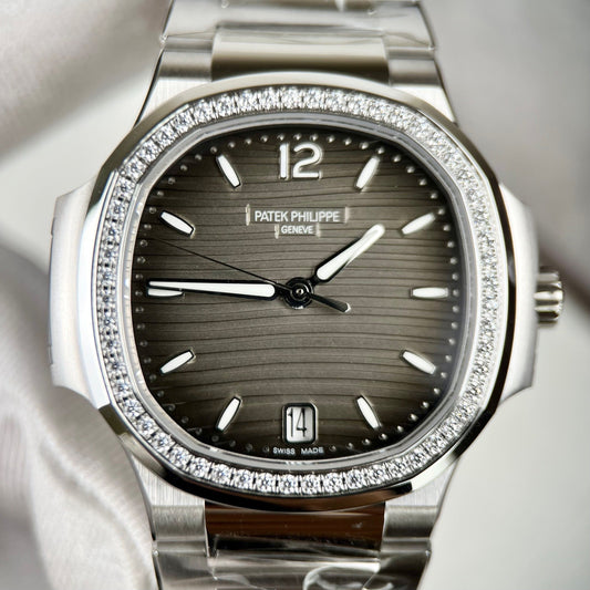 Patek Philippe Nautilus Ladies 7118/1A-011 custom stone from 3K Fabbrica acciaio inossidabile