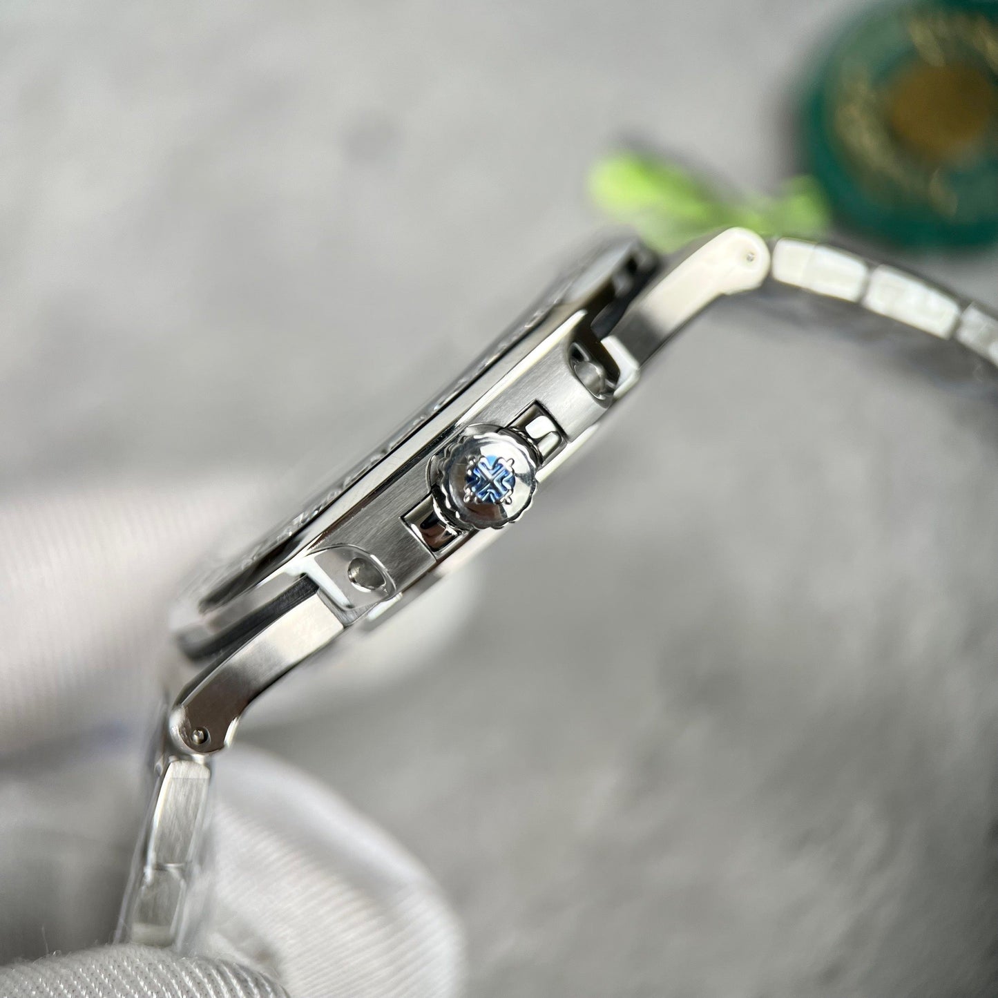 Patek Philippe Nautilus 5711/1300A-001 3K Fabbrica quadrante verde Custom Moisanite Baguette