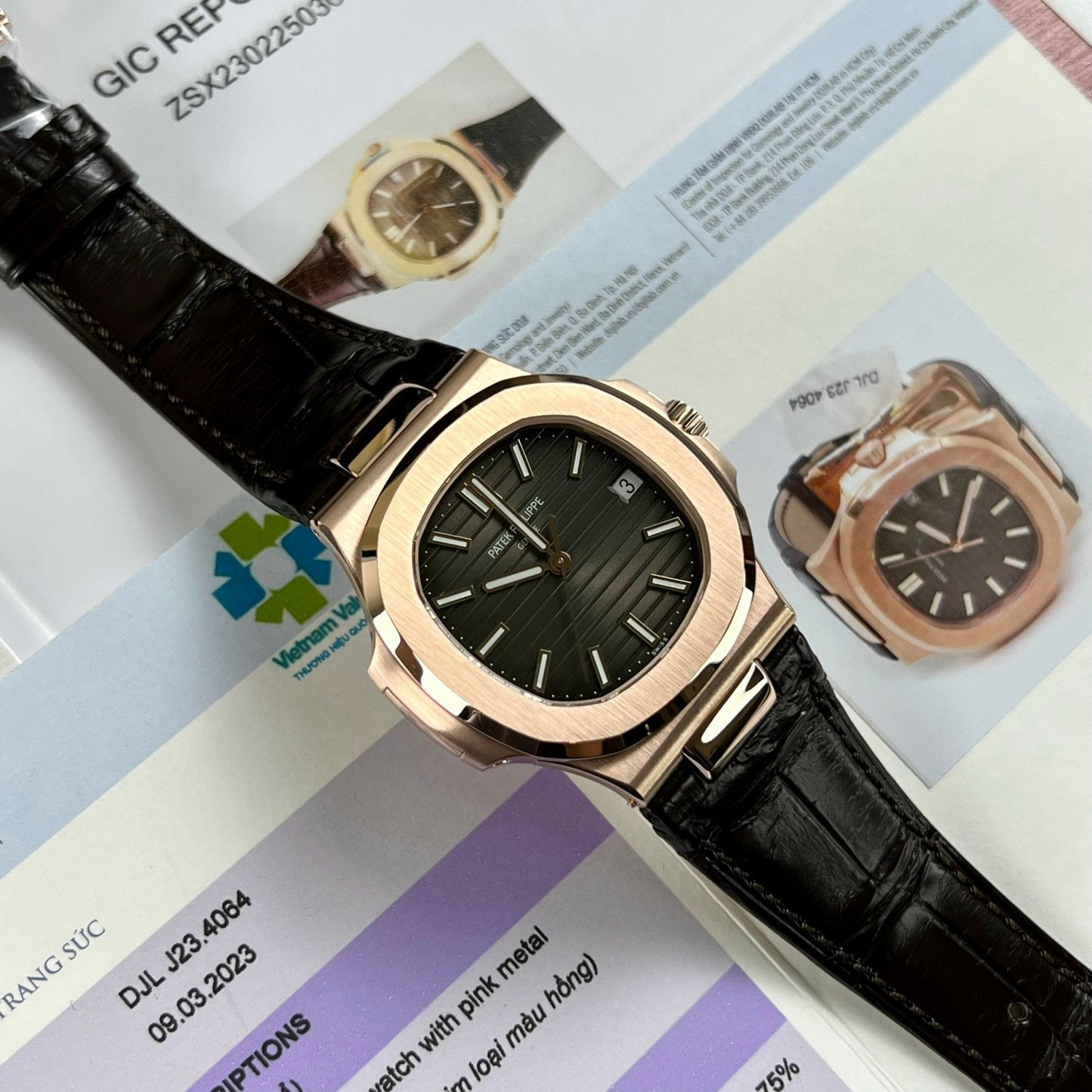 Patek Philippe Nautilus 5711/1R-001 - Versión envuelta en banda Rosa Oro Pelle de 18k