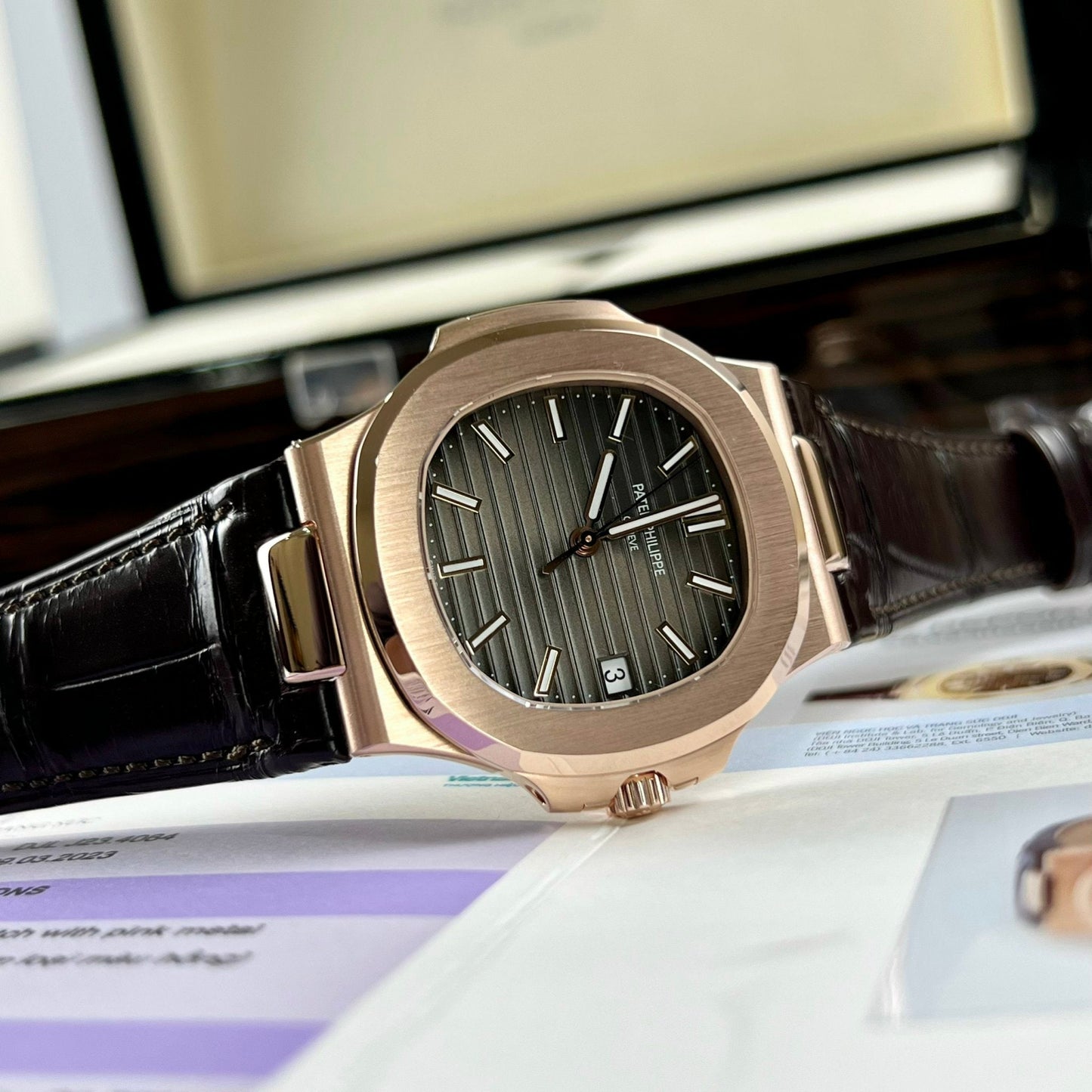 Patek Philippe Nautilus 5711/1R-001 - Versión envuelta en banda Rosa Oro Pelle de 18k