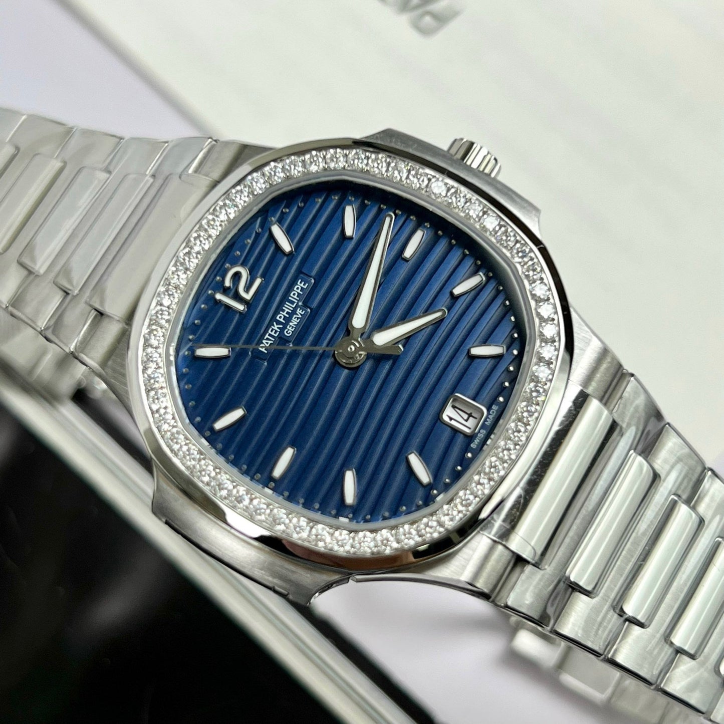Patek Philippe Nautilus 7118/1A-001 custom Moissanite 3K Fabbrica quadrante blu