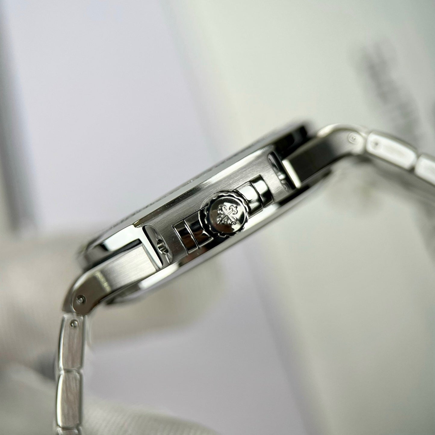 Patek Philippe Nautilus 7118/1A-001 custom Moissanite 3K Fabbrica quadrante blu