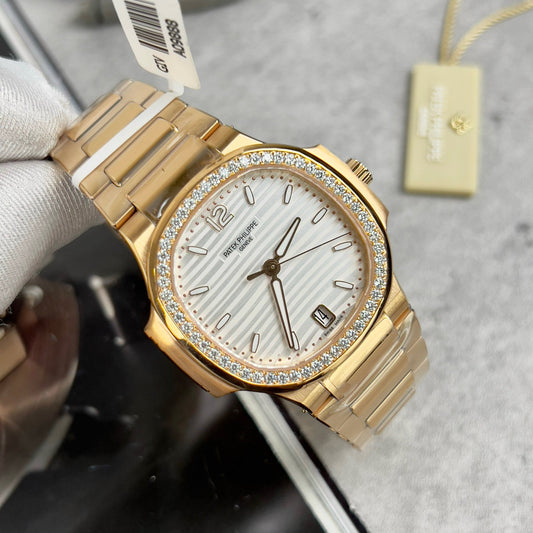 Patek Philippe Nautilus 7118/1R-010 18k Oro filled with quadrante bianco custom Moissanite stone