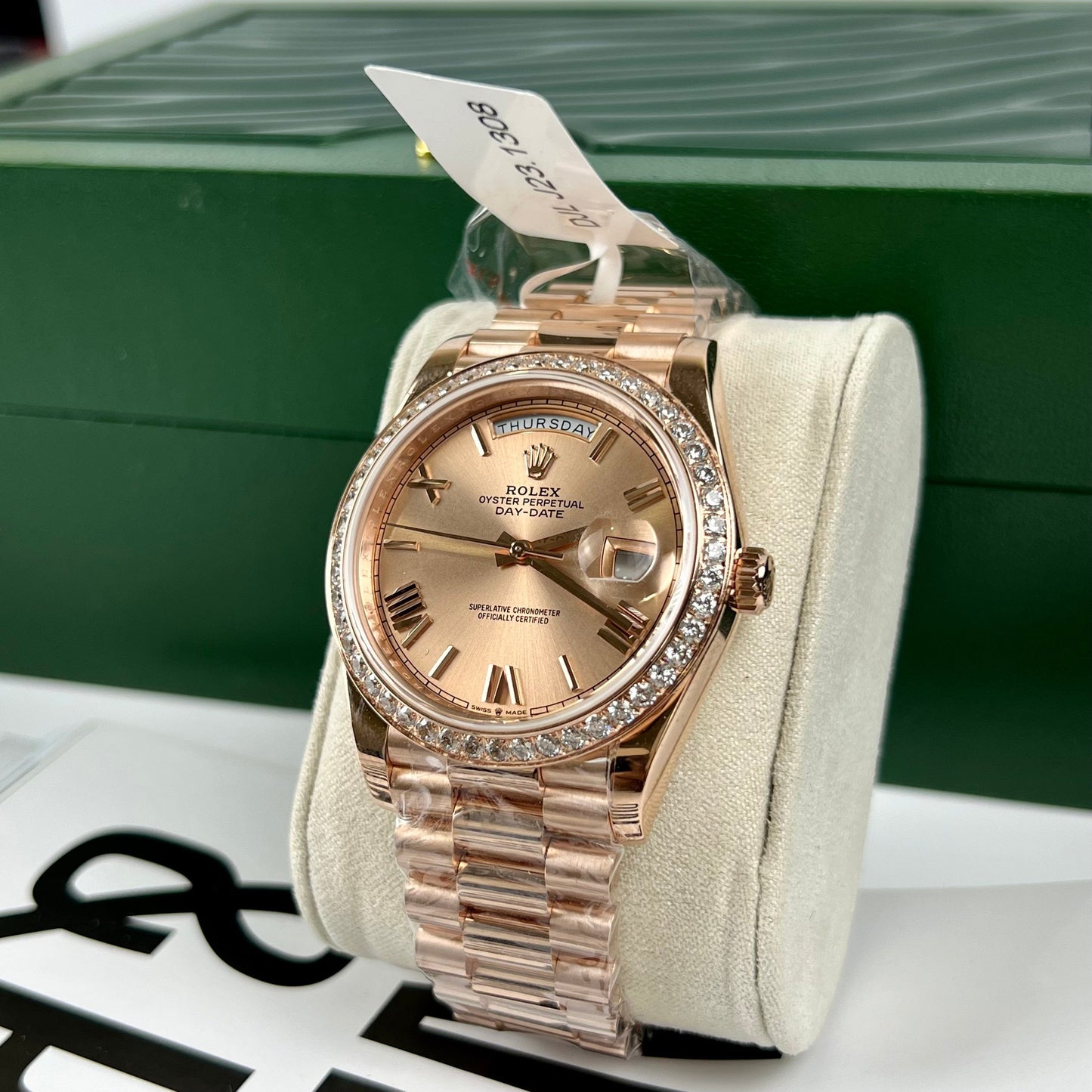 Rolex Oyster Day-Date 40mm 228235 coated 18k Rosa Oro Best 1:1 Edizione 130 gram moissanite lunetta
