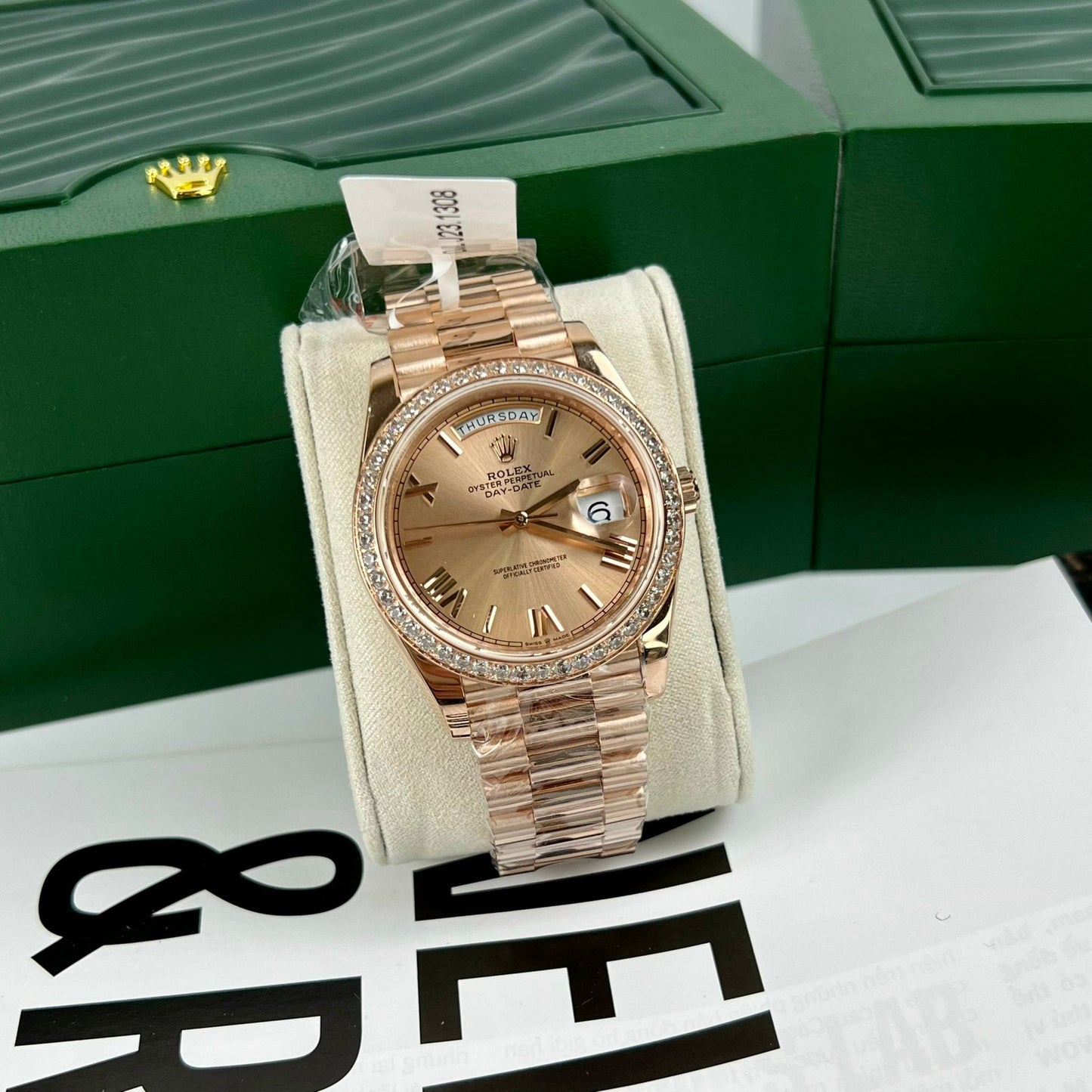 Rolex Oyster Day-Date 40mm 228235 coated 18k Rosa Oro Best 1:1 Edizione 130 gram moissanite lunetta