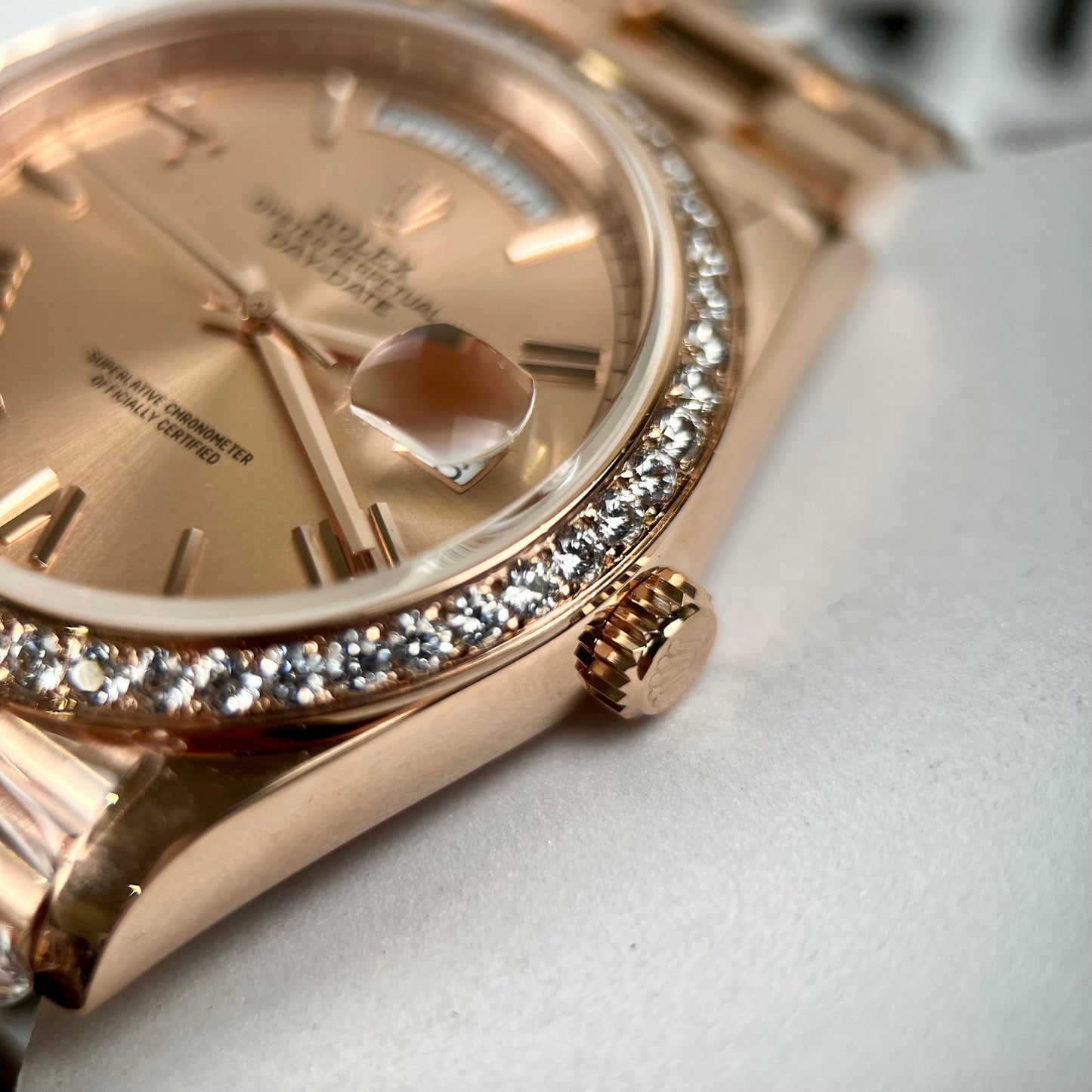 Rolex Oyster Day-Date 40mm 228235 coated 18k Rosa Oro Best 1:1 Edizione 130 gram moissanite lunetta