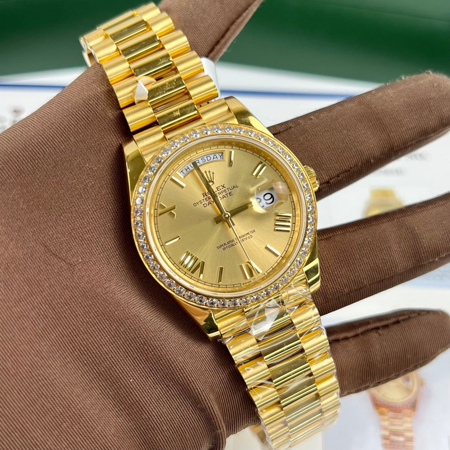 Rolex Day-Date 40mm 228238-0006 coated 18k yellow Oro Best 1:1 Edizione moissanite lunetta