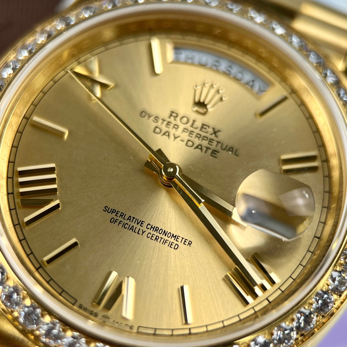 Rolex Day-Date 40mm 228238-0006 coated 18k yellow Oro Best 1:1 Edizione moissanite lunetta