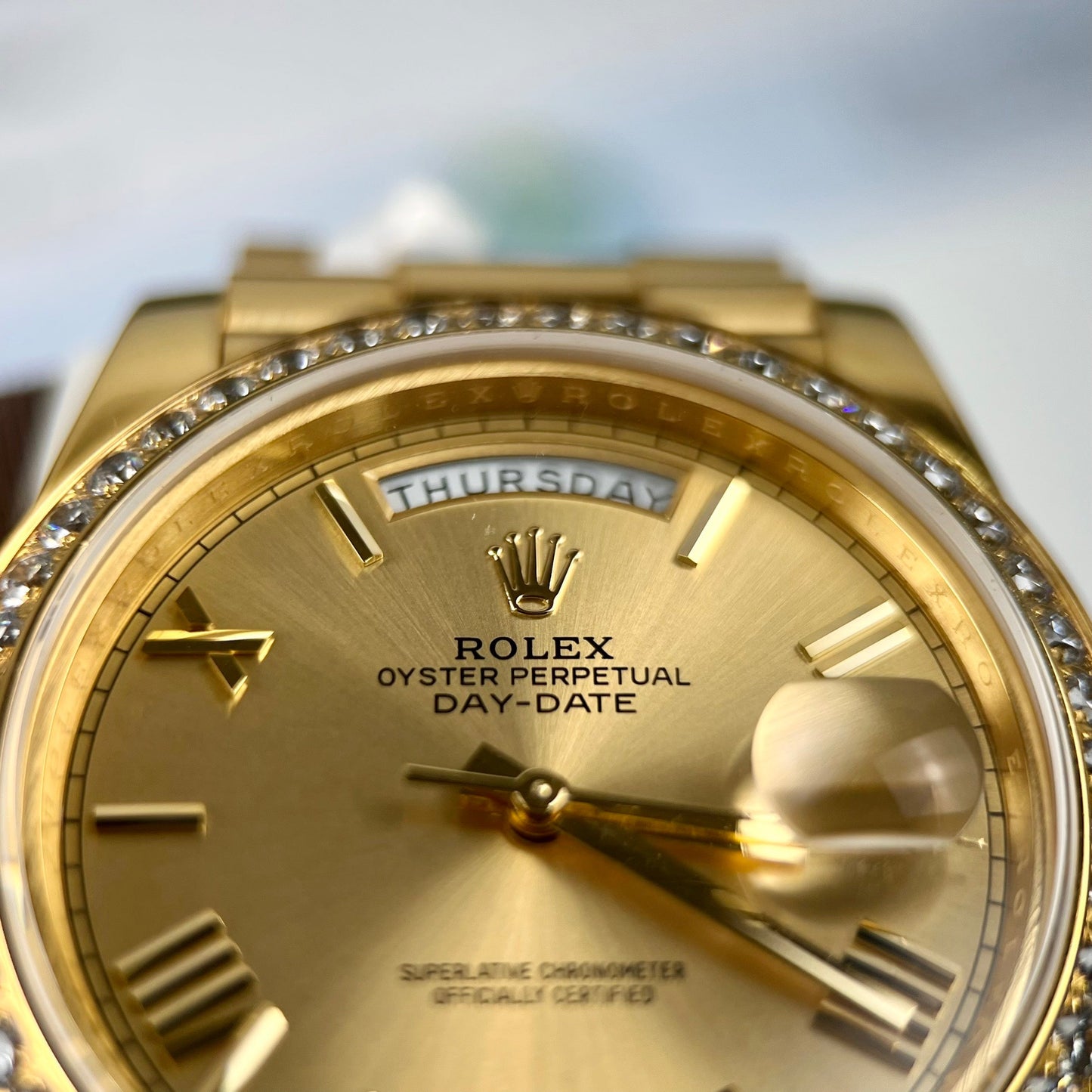 Rolex Day-Date 40mm 228238-0006 coated 18k yellow Oro Best 1:1 Edizione moissanite lunetta