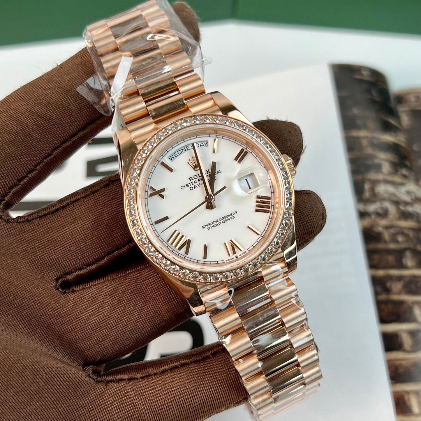 Rolex Day-Date 40 228235-0032 40mm best 1:1 Edizione 18k Rosa Oro coated and stone lunetta