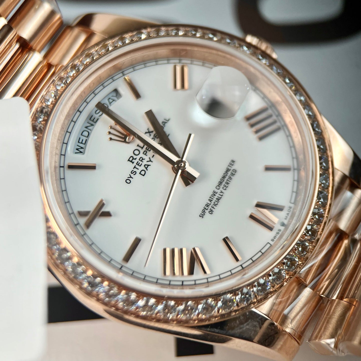 Rolex Day-Date 40 228235-0032 40mm best 1:1 Edizione 18k Rosa Oro coated and stone lunetta