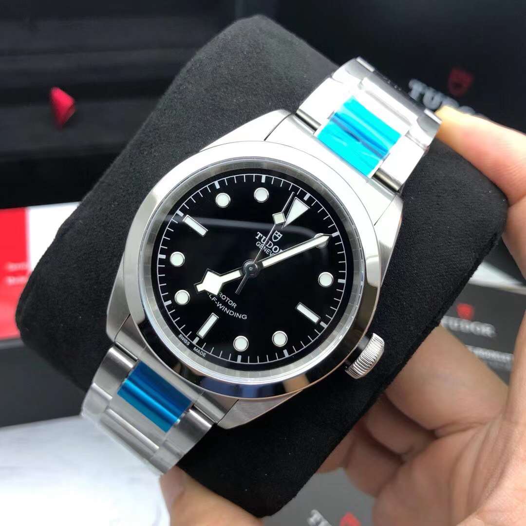 Tudor Heritage Black Bay M79540 Swiss Original movimento