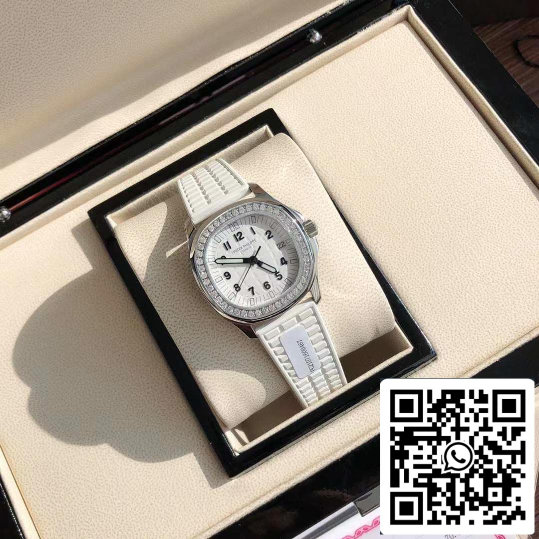 Patek Philippe Aquanaut 5267/200A-010 and diamond Bezel - Swiss Original movimento