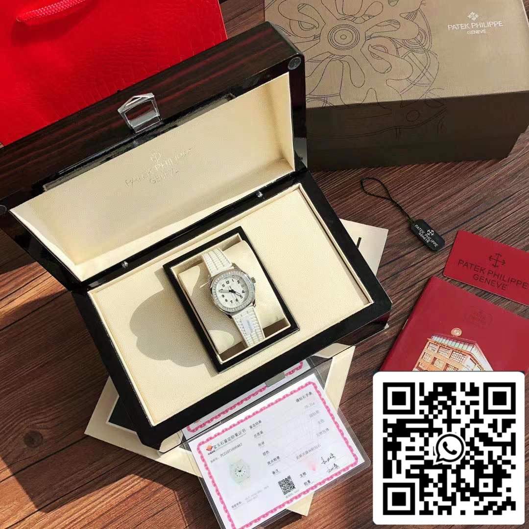 Patek Philippe Aquanaut 5267/200A-010 and diamond Bezel - Swiss Original movimento
