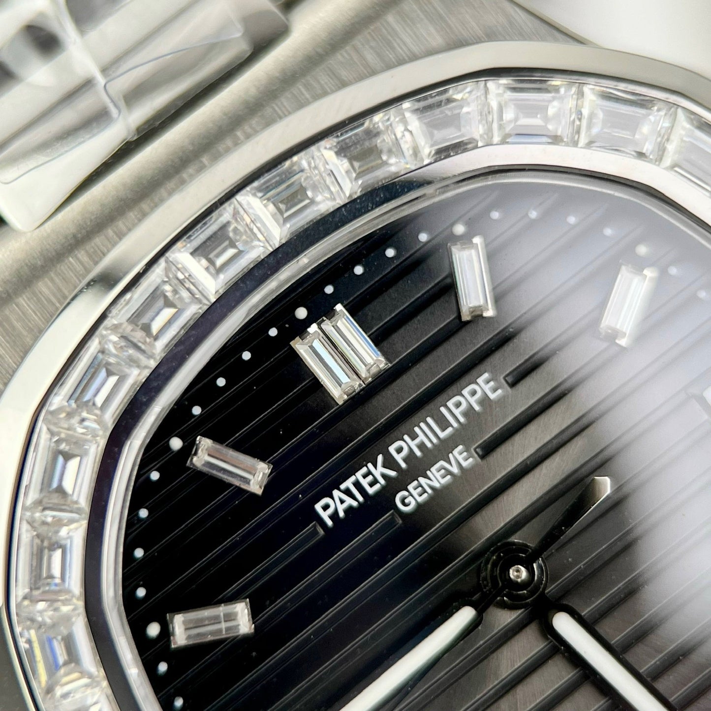 Patek Philippe Nautilus 5711 Best 1:1 Edition PPF Fabbrica Black dial custom Diamonds Moissanite