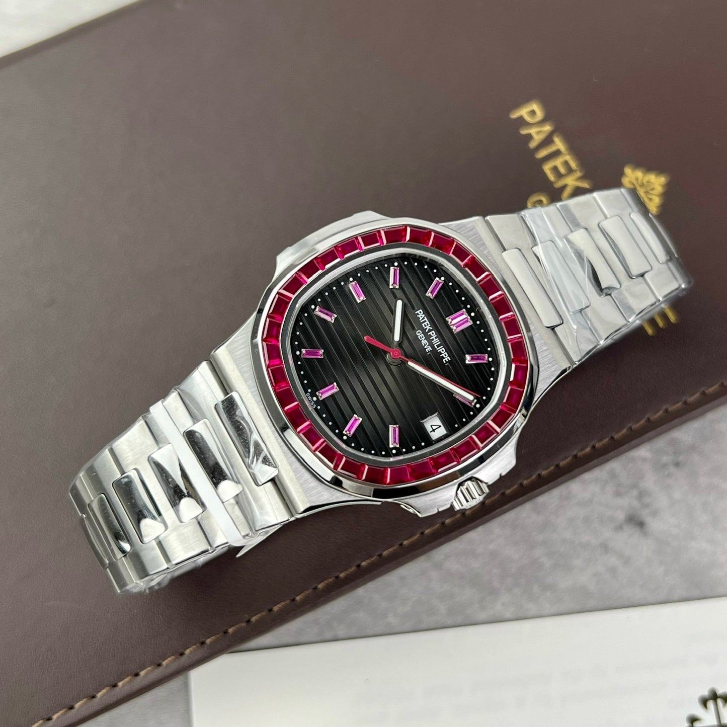 Patek Philippe Nautilus 5711/112P-001Best 1:1 Edition PPF Fabbrica custom Ruby Stone