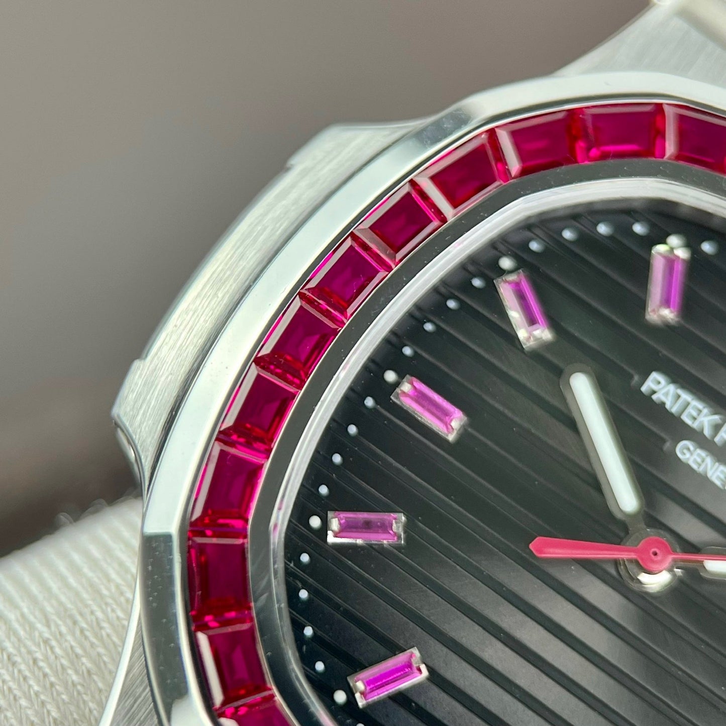 Patek Philippe Nautilus 5711/112P-001Best 1:1 Edition PPF Fabbrica custom Ruby Stone