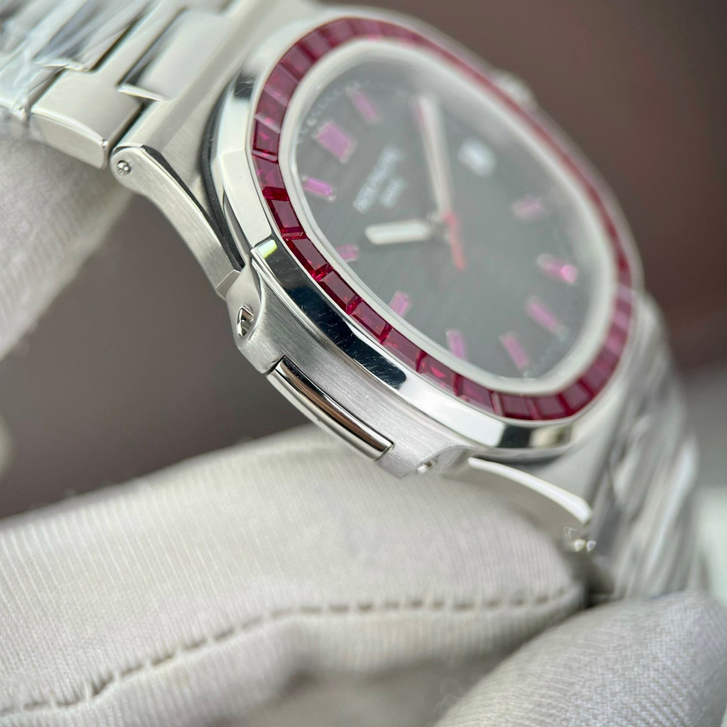 Patek Philippe Nautilus 5711/112P-001Best 1:1 Edition PPF Fabbrica custom Ruby Stone