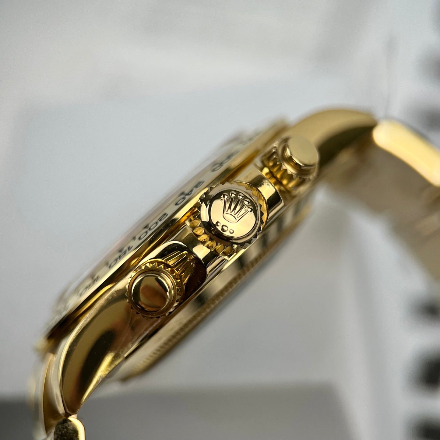 replica Rolex Cosmograph Daytona 40mm Yellow Oro Mother of Pearl Diamond quadrante 116528