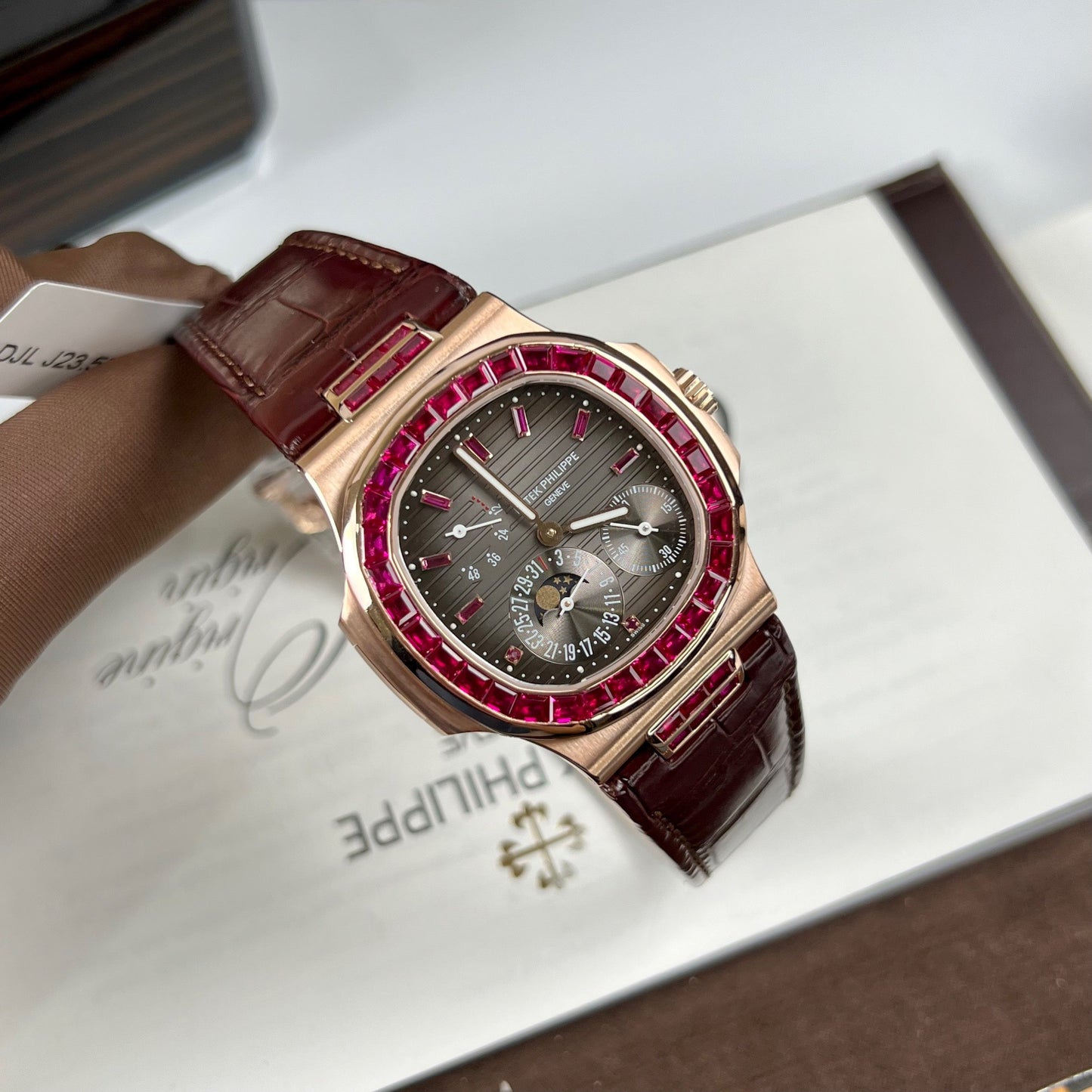 Patek Philippe Nautilus 5712 18k rose gold 1:1 best Edition PPF Fabbrica custom Ruby Stone