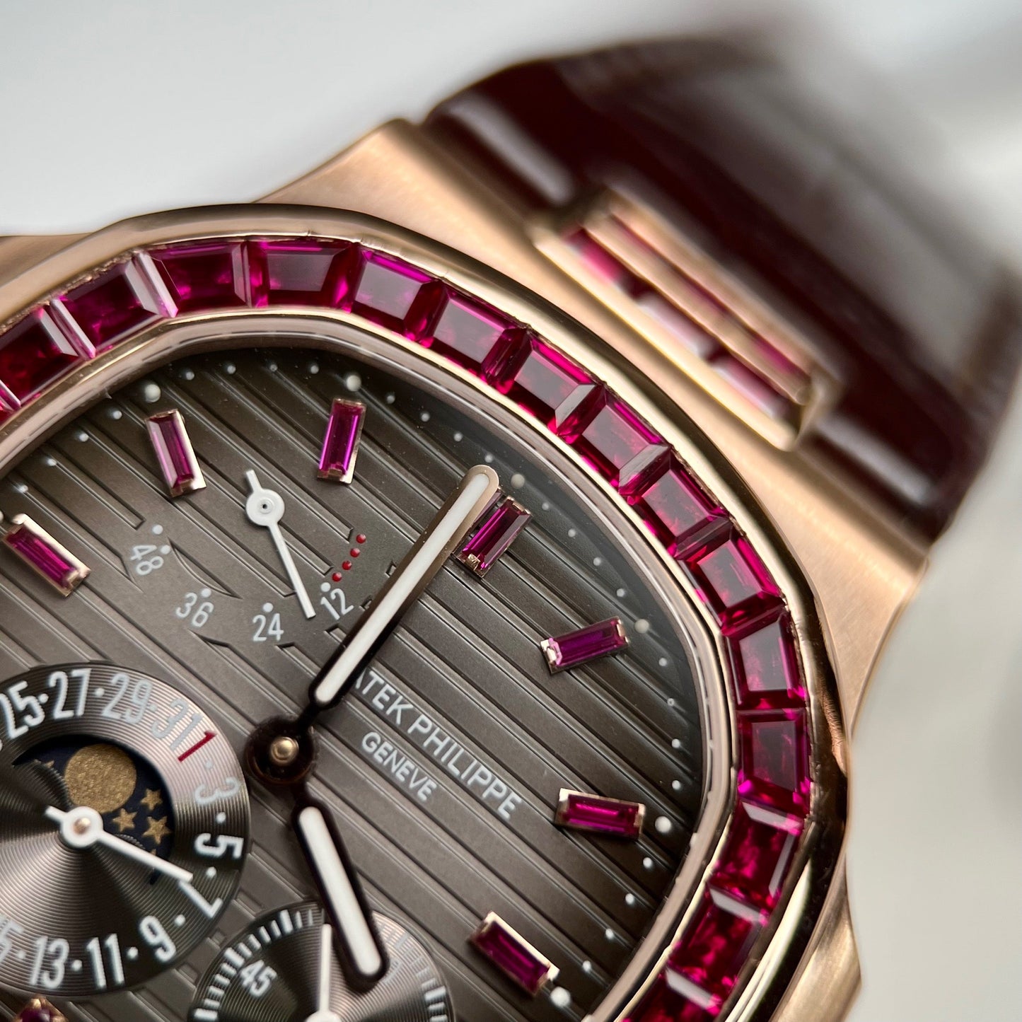 Patek Philippe Nautilus 5712 18k rose gold 1:1 best Edition PPF Fabbrica custom Ruby Stone