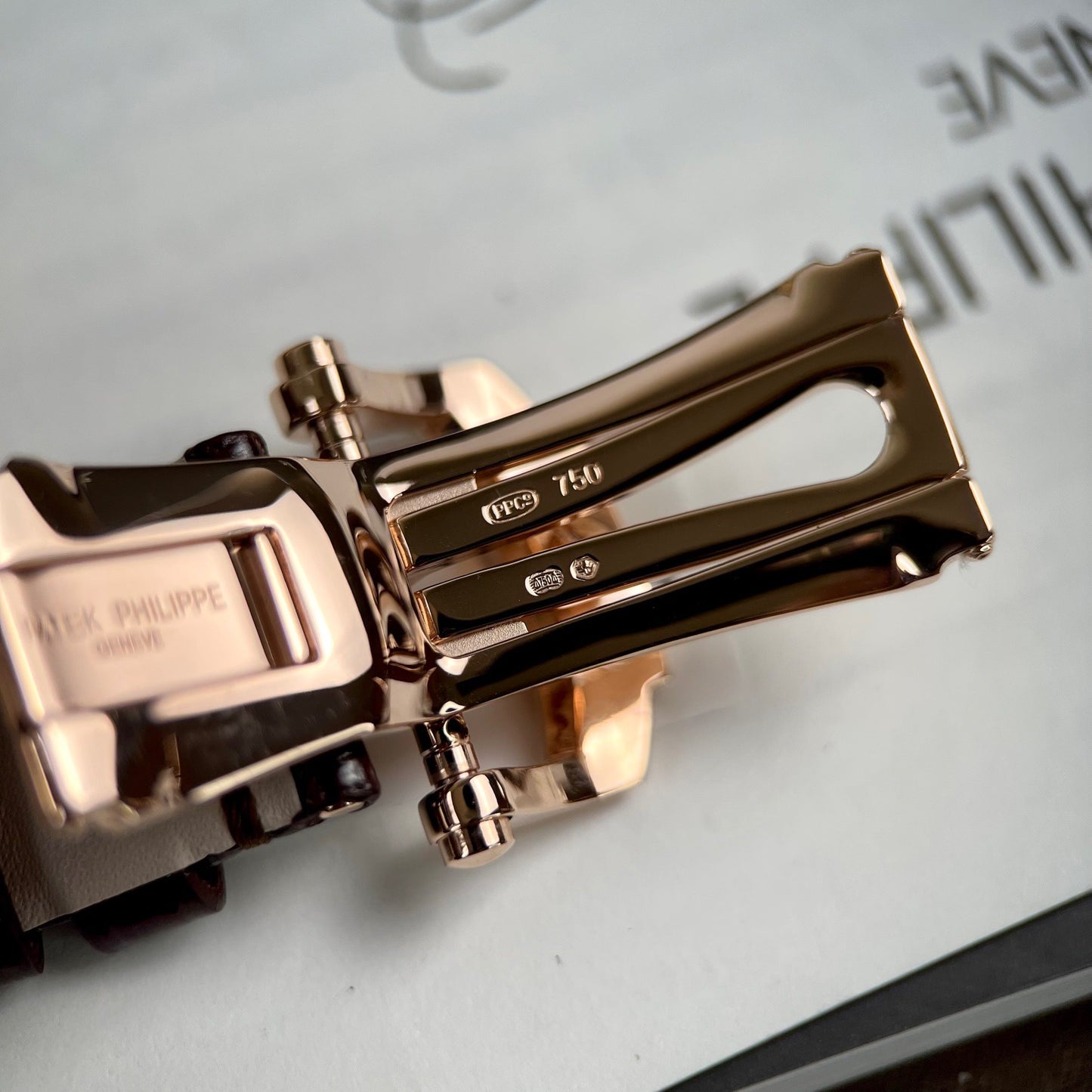 Patek Philippe Nautilus 5712 18k rose gold 1:1 best Edition PPF Fabbrica custom Ruby Stone