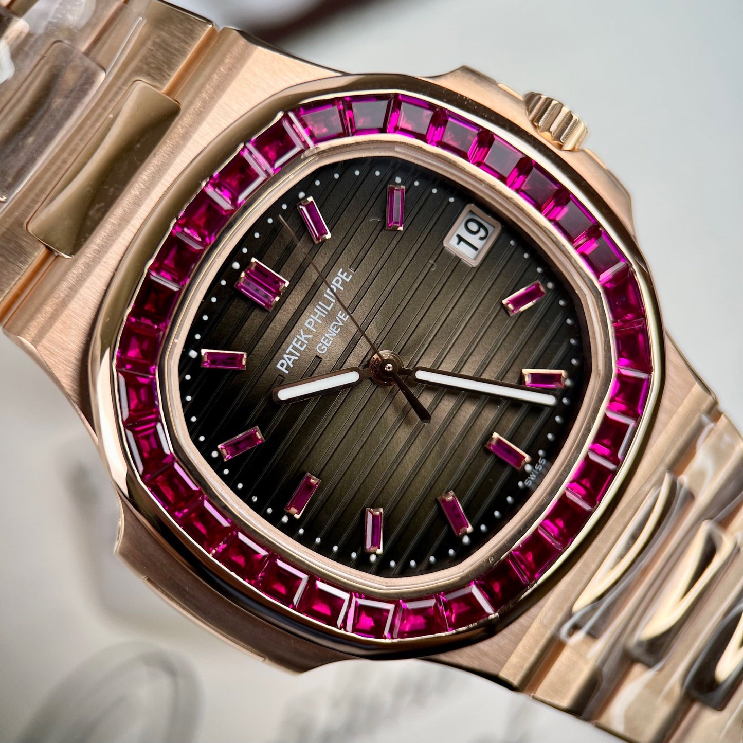 Patek Philippe Nautilus 5711 18k rose gold 1:1 best Edition PPF Fabbrica custom Ruby Stone