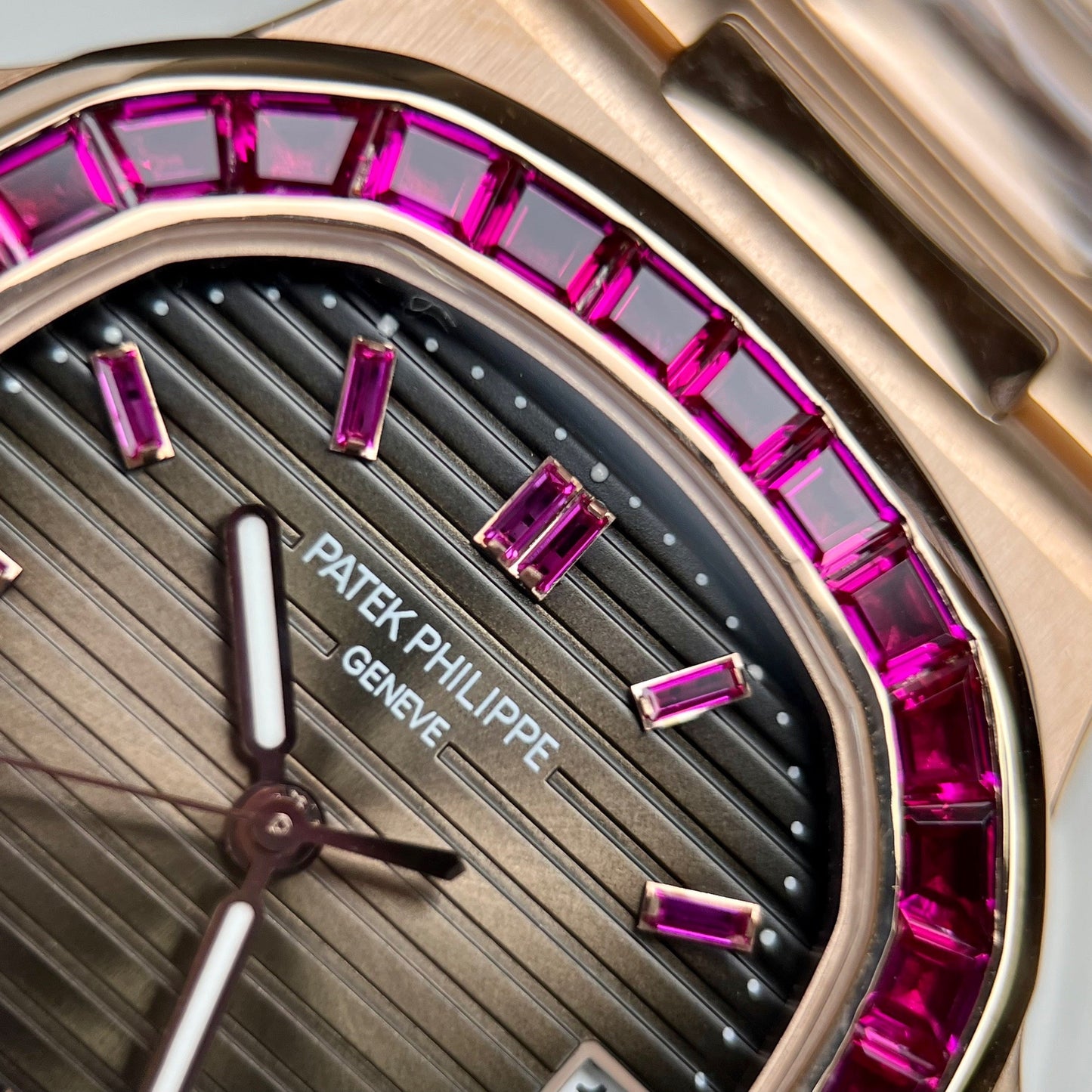 Patek Philippe Nautilus 5711 18k rose gold 1:1 best Edition PPF Fabbrica custom Ruby Stone