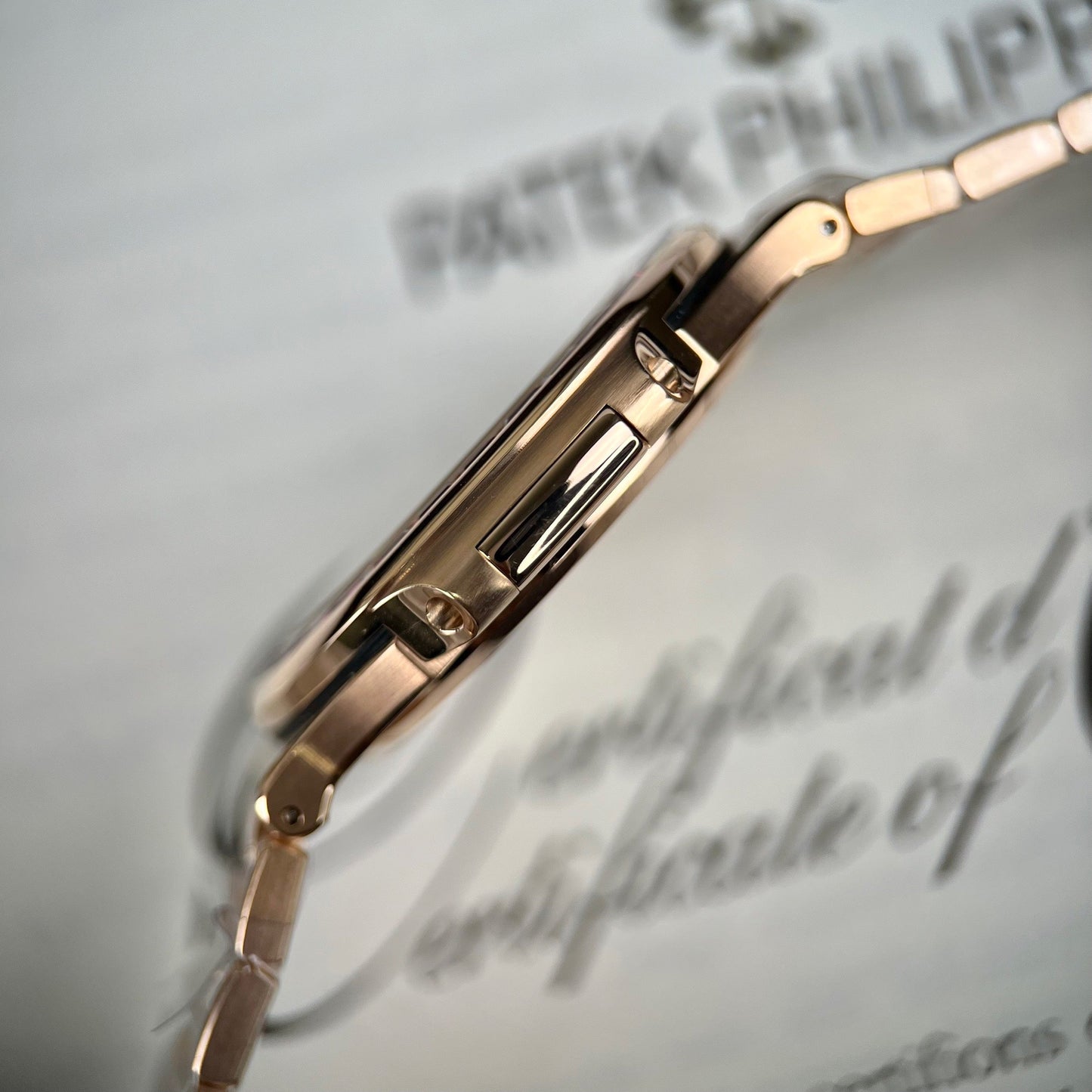 Patek Philippe Nautilus 5711 18k rose gold 1:1 best Edition PPF Fabbrica custom Ruby Stone