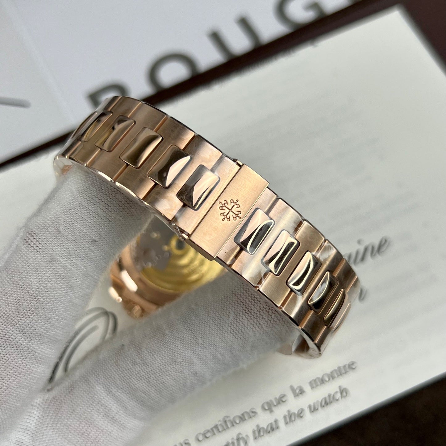 Patek Philippe Nautilus 5711 18k rose gold 1:1 best Edition PPF Fabbrica custom Ruby Stone