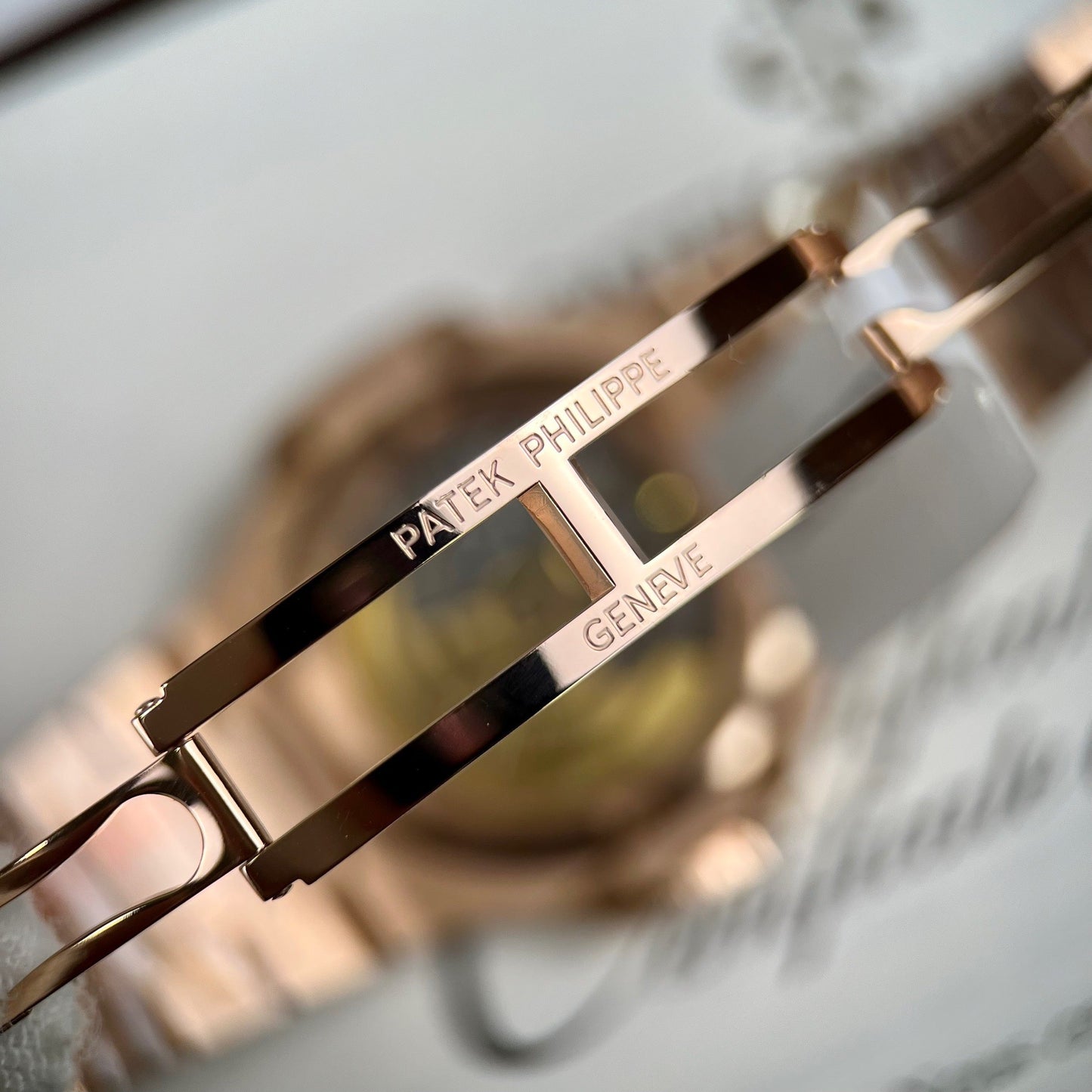Patek Philippe Nautilus 5711 18k rose gold 1:1 best Edition PPF Fabbrica custom Ruby Stone