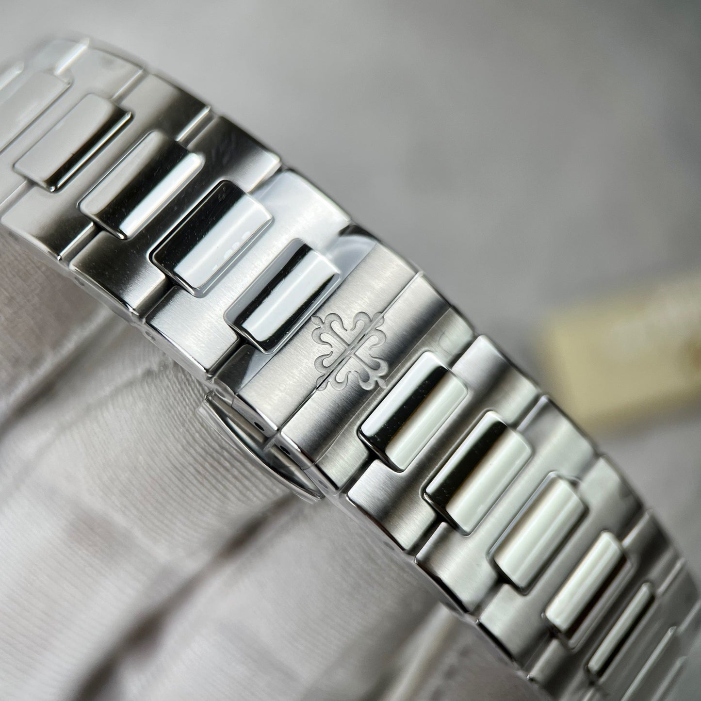 Patek Philippe Nautilus Ladies 7118/1A-010 3K Fabbrica 1:1 edizione migliore Swiss ETA324